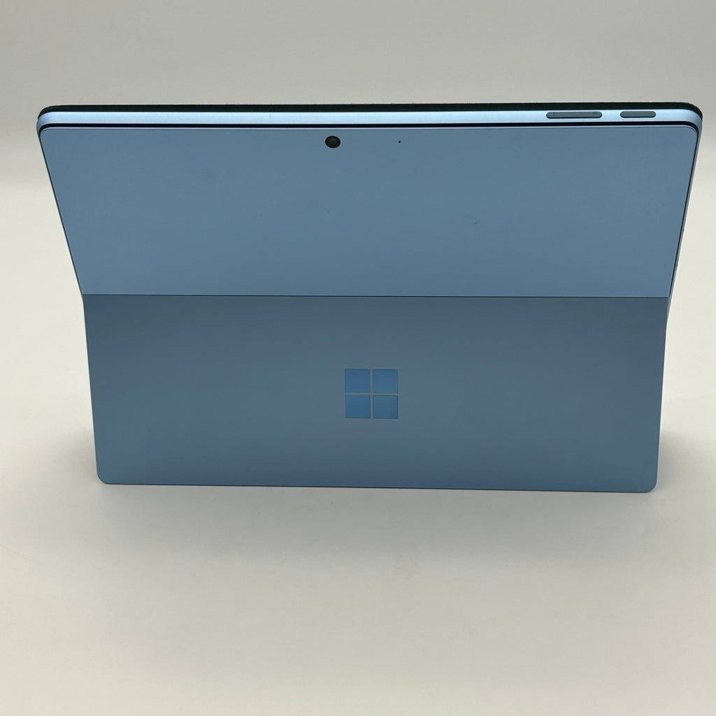 Microsoft Surface PRO 9 Model 2038 i5-1235U 2.5GHz 16GB RAM 256GB SSD w/ Charger