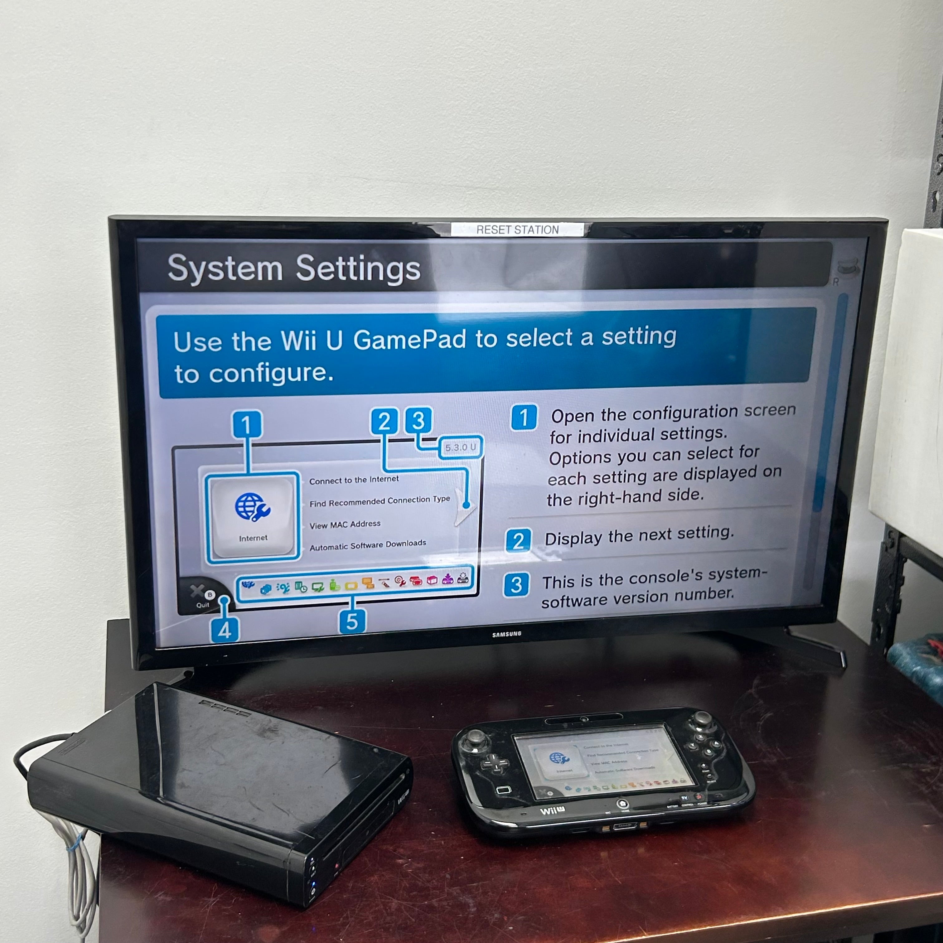 Nintendo Wii RVL-002 32GB w/Gamepad WUP-101(02) & Accessories - Tested