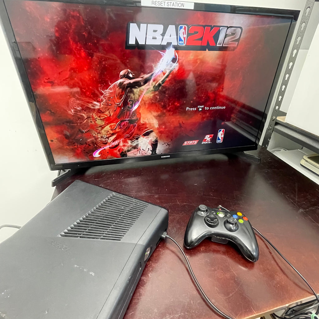 Microsoft Xbox 360 S 1439 Bundle w/ Games, Controller and Kinect