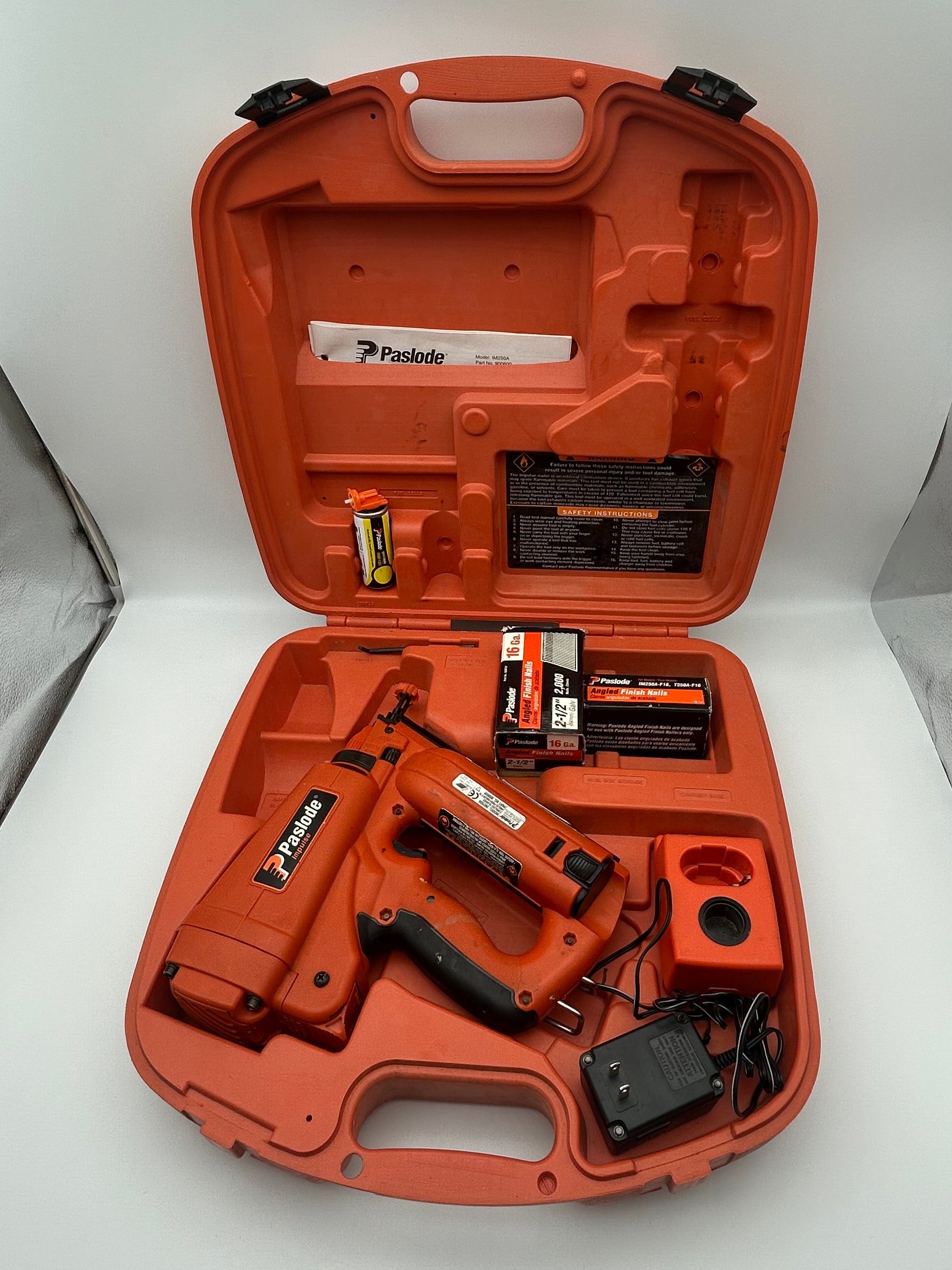 Paslode IM250A Angled Finish Nailer w/ Battery & Charger