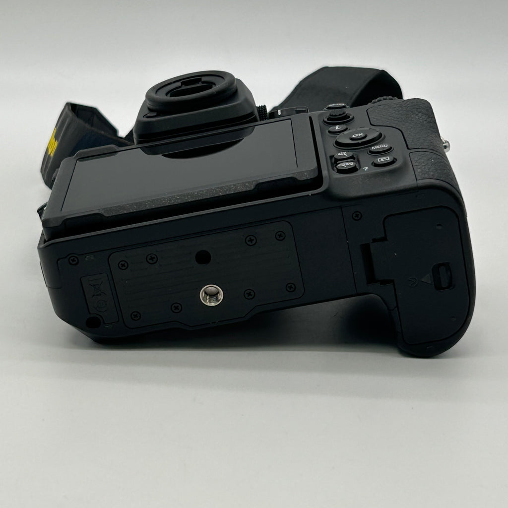 Nikon Z8 Digital Mirrorless Camera Black (Body Only) Shutter Count 784