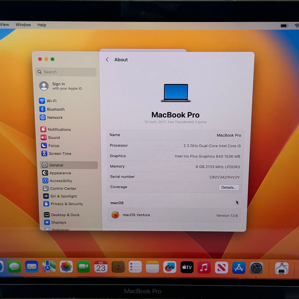 2017 Apple MacBook Pro 13.3" i5 2.3GHz 8GB RAM 256GB SSD Silver A1708