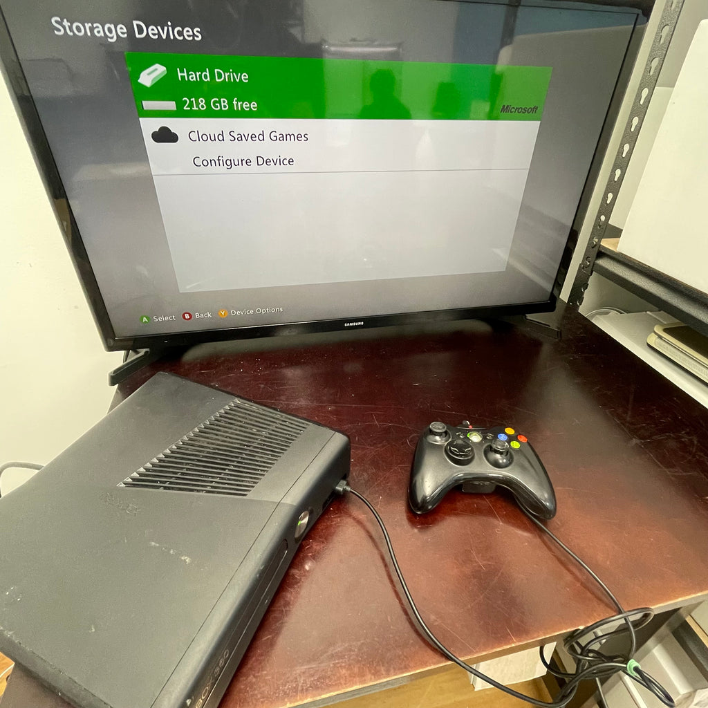 Microsoft Xbox 360 S 1439 Bundle w/ Games, Controller and Kinect
