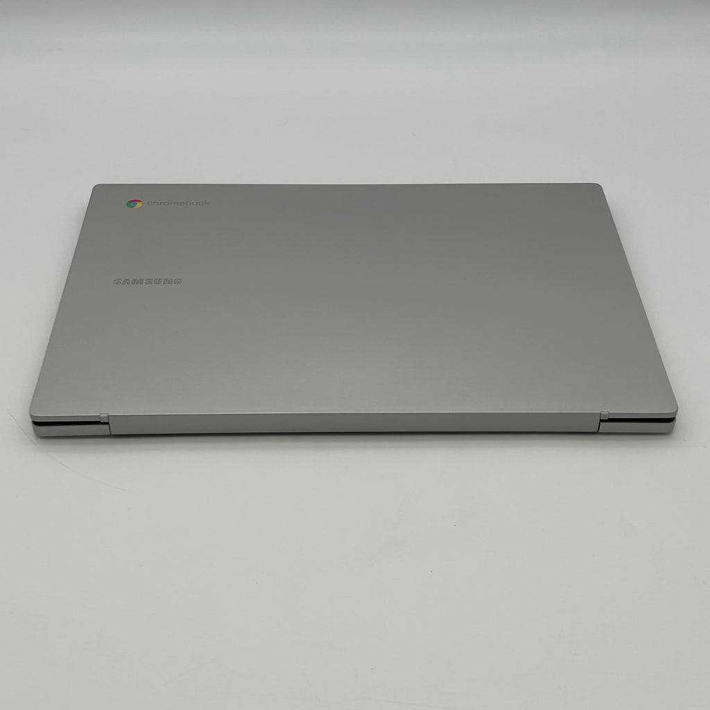 Samsung Galaxy Chromebook Go 14" 32GB 4GB | 100% Battery Health | W/ Charger