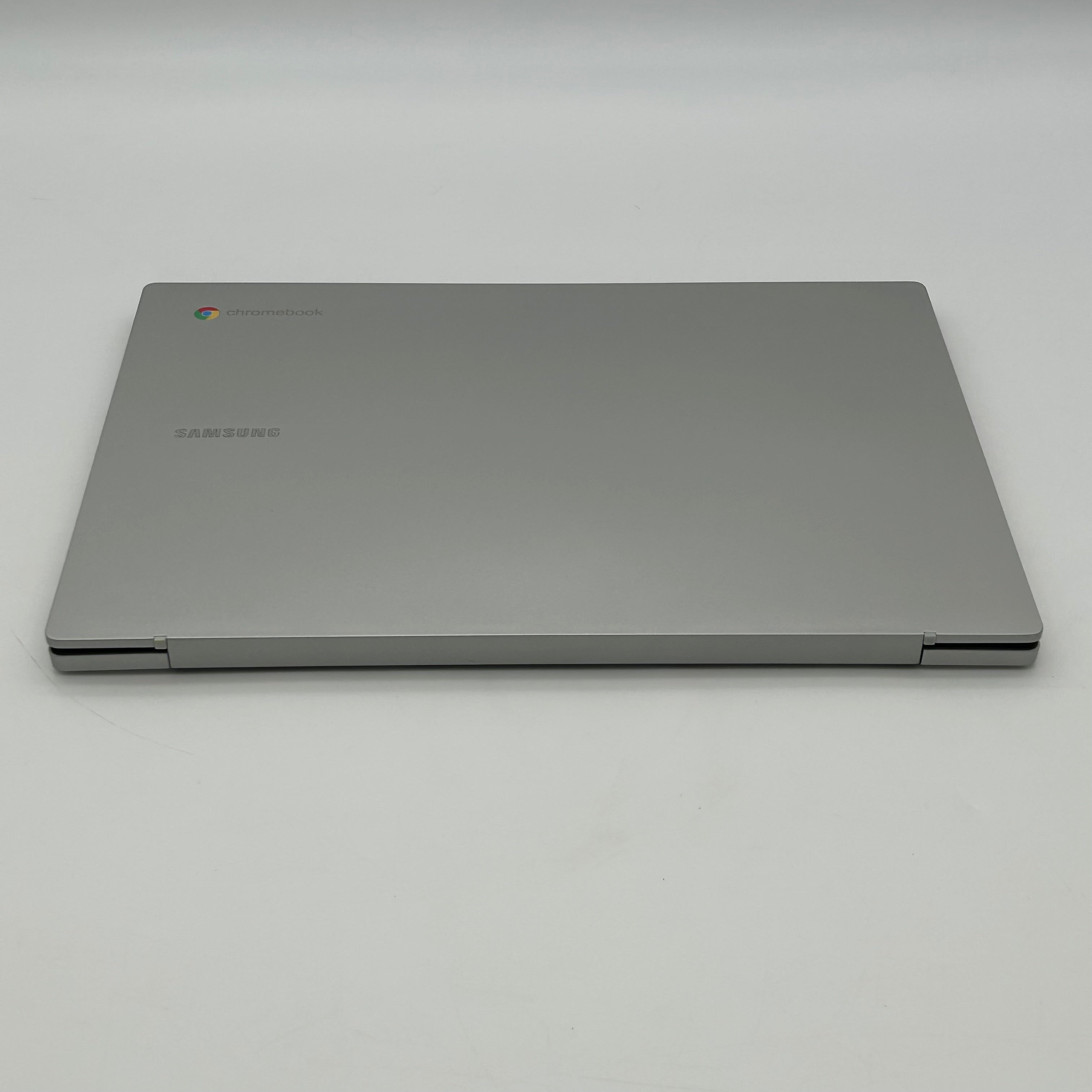Samsung Galaxy Chromebook Go 14" 32GB 4GB | 100% Battery Health | W/ Charger