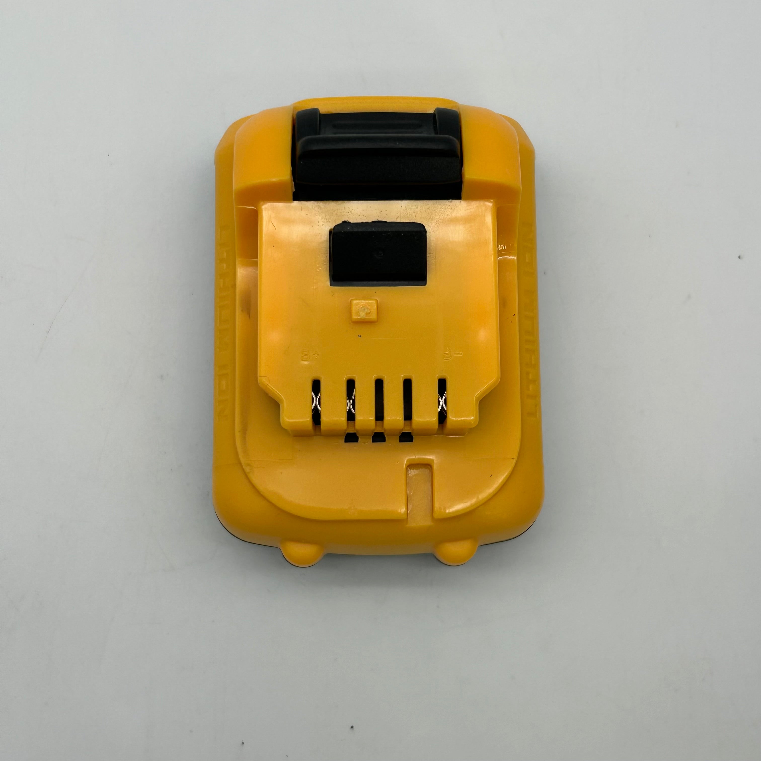 DeWALT DW089LG 12V Green 3x360 Laser Kit - 2 Beams Working, 1 Vertical Out