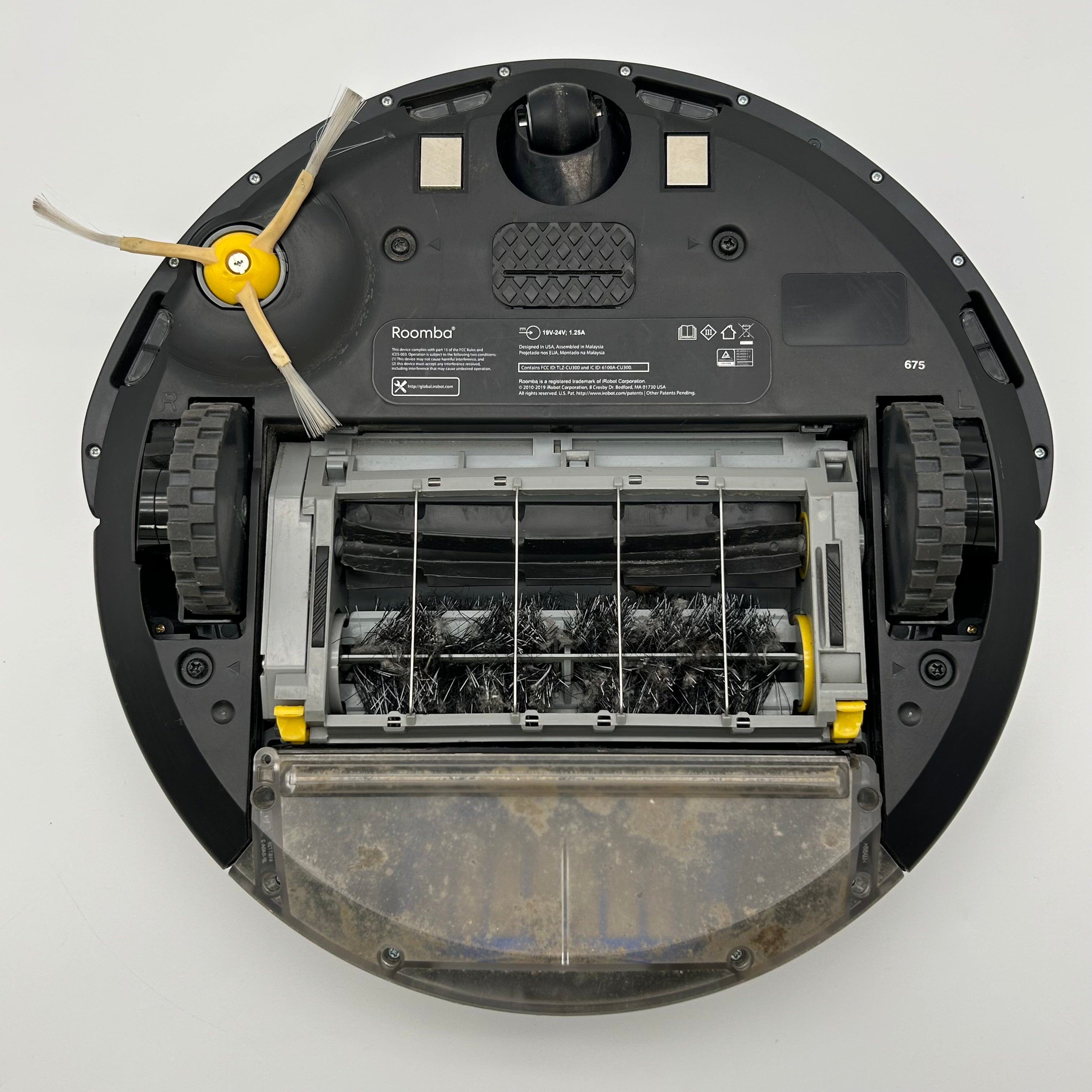 iRobot Roomba 675 Wi-Fi Connected Robot Vacuum - includes Charging Station - Black - Used