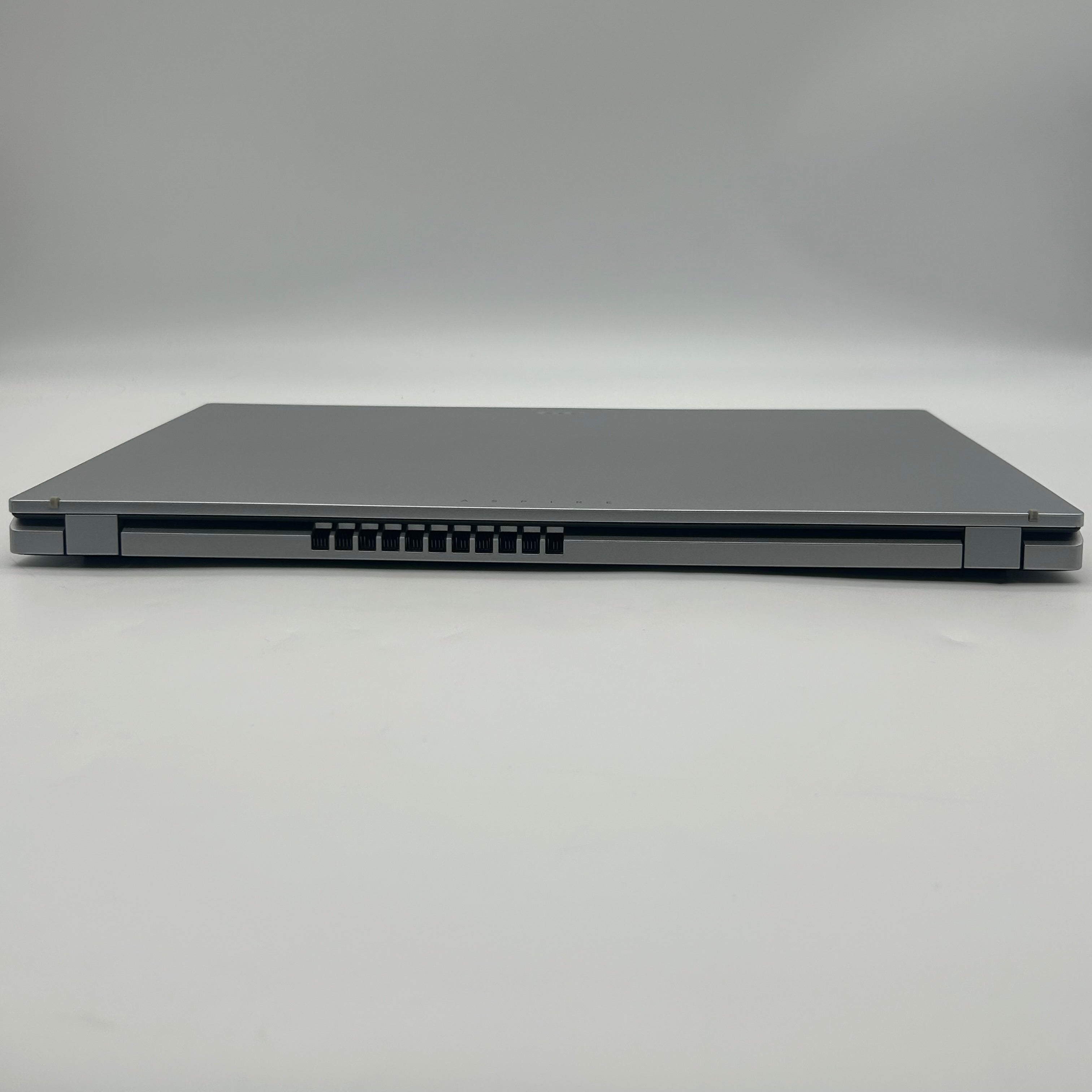 Dell Aspire Go 15 Laptop - Intel Core TM 3 N355, 8GB RAM, 128GB SSD, w/ Charger