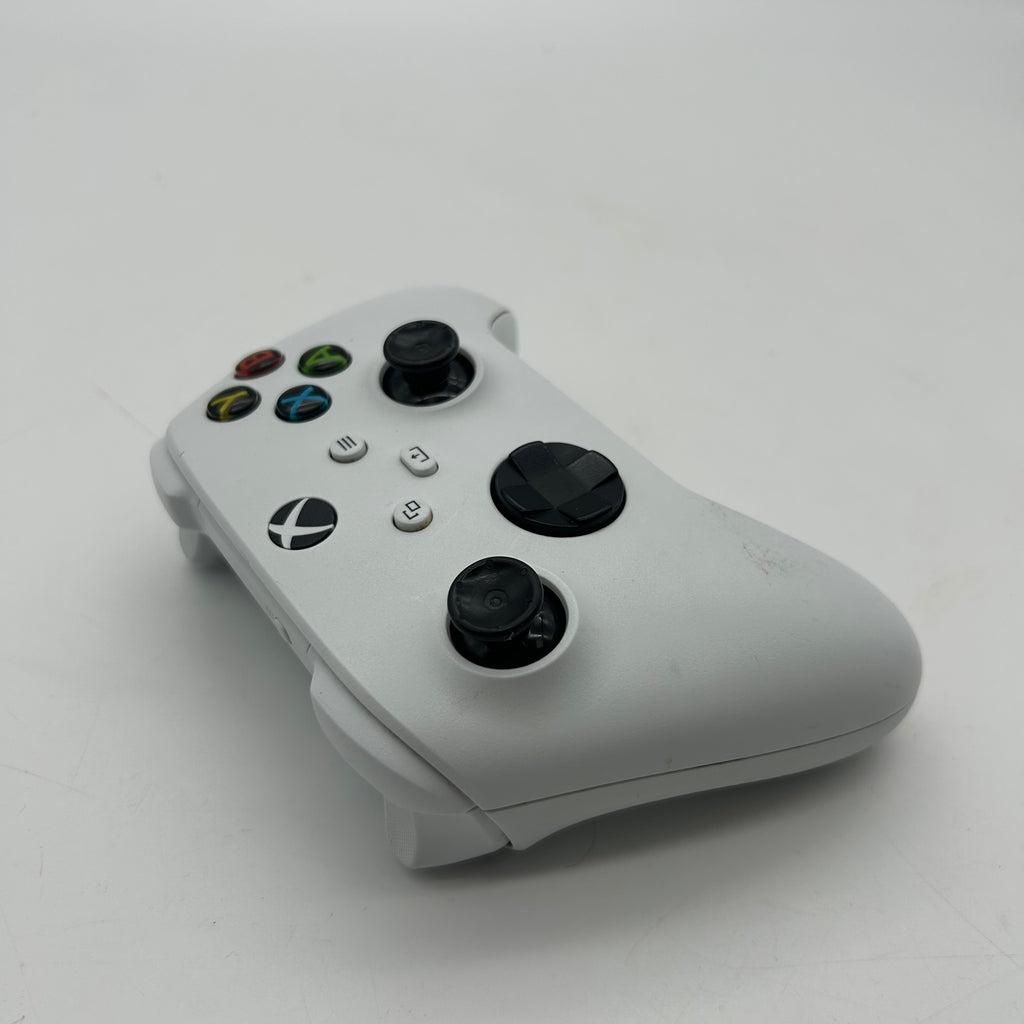 Microsoft Xbox One (1540) 2013 1TB Console Bundle: 3 Games and Controller