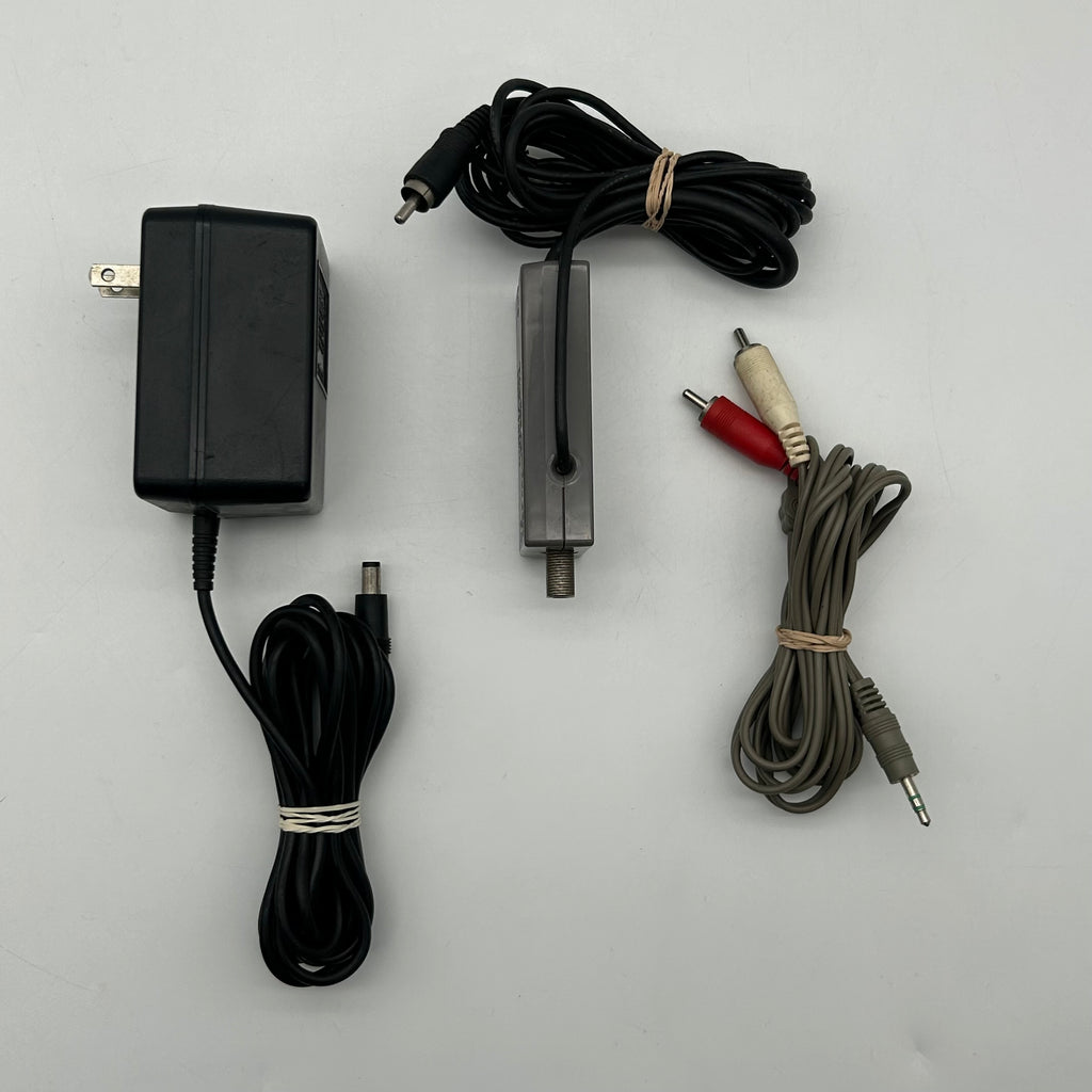 Retro Nintendo NES-001 Console System Bundle 2 Controllers Cables Blinking Light - Untested