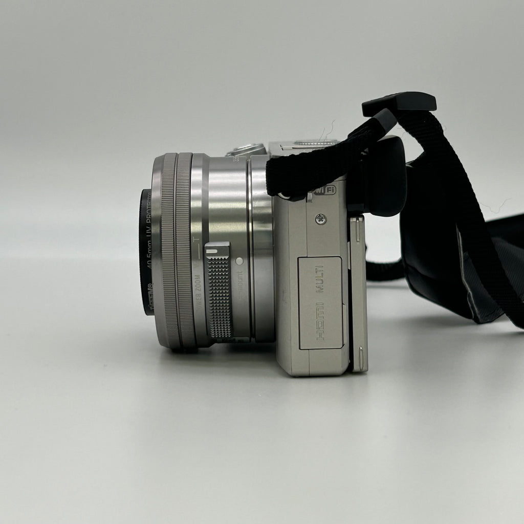 Sony Alpha A6000 Mirrorless Digital Camera w/16-50mm Lens English Silver - Used