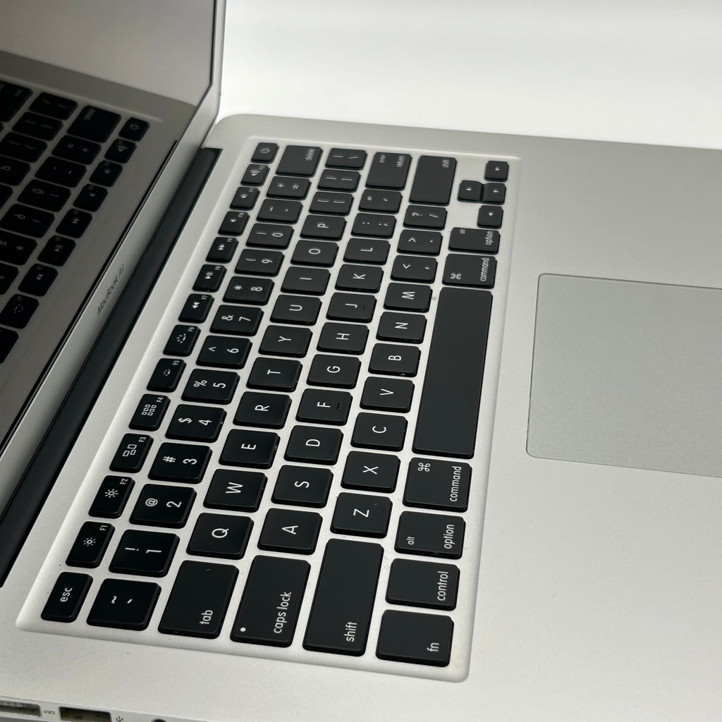 Apple MacBook Air 13" 2017 A1466 Core i5 1.8GHZ 8GB 256GB SSD  - Silver - Used