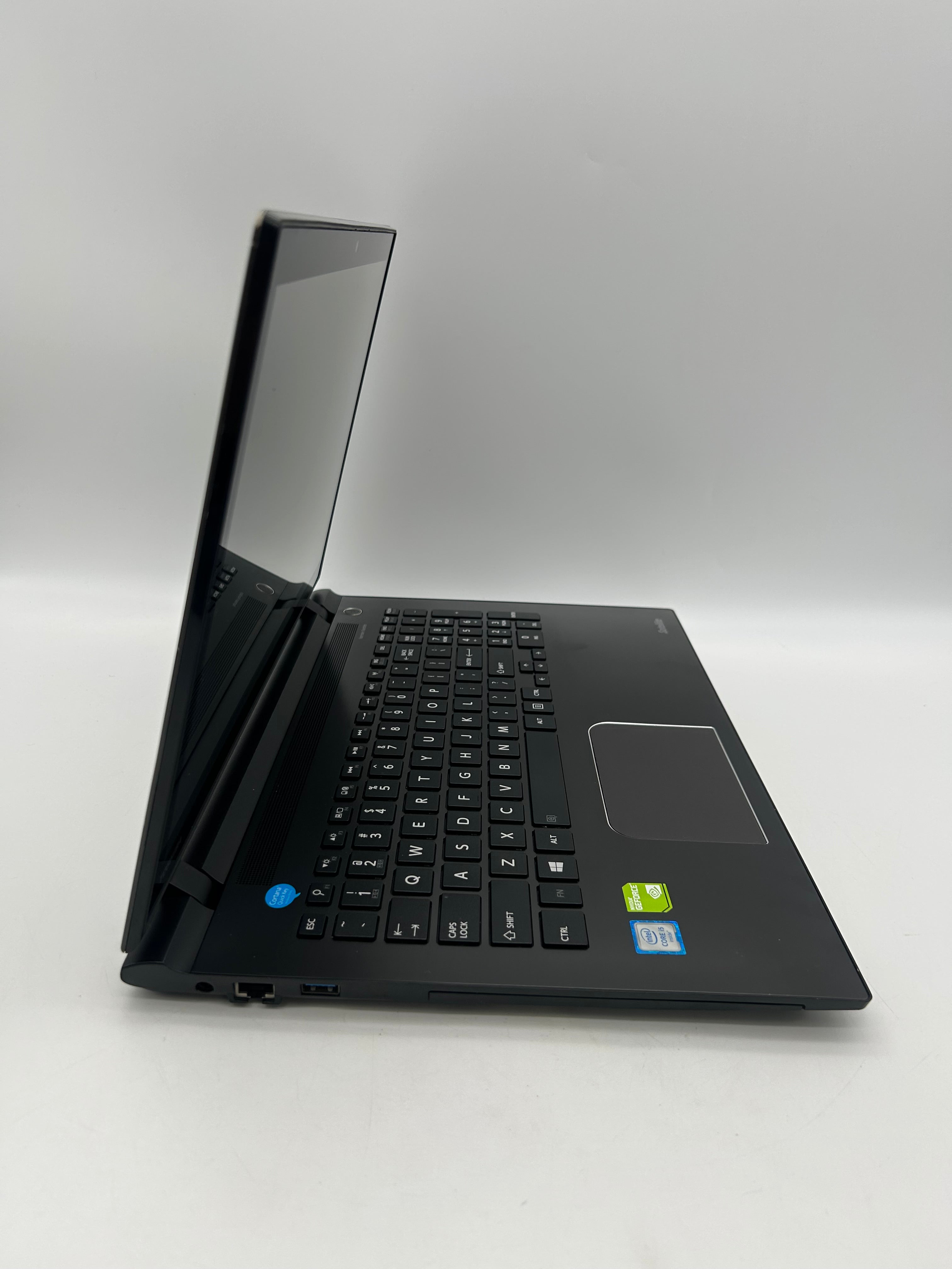 Toshiba Satellite P55t-C5114 15.6-inch Core i5 8GB RAM 1TB HDD GeForce 930M Touchscreen Laptop