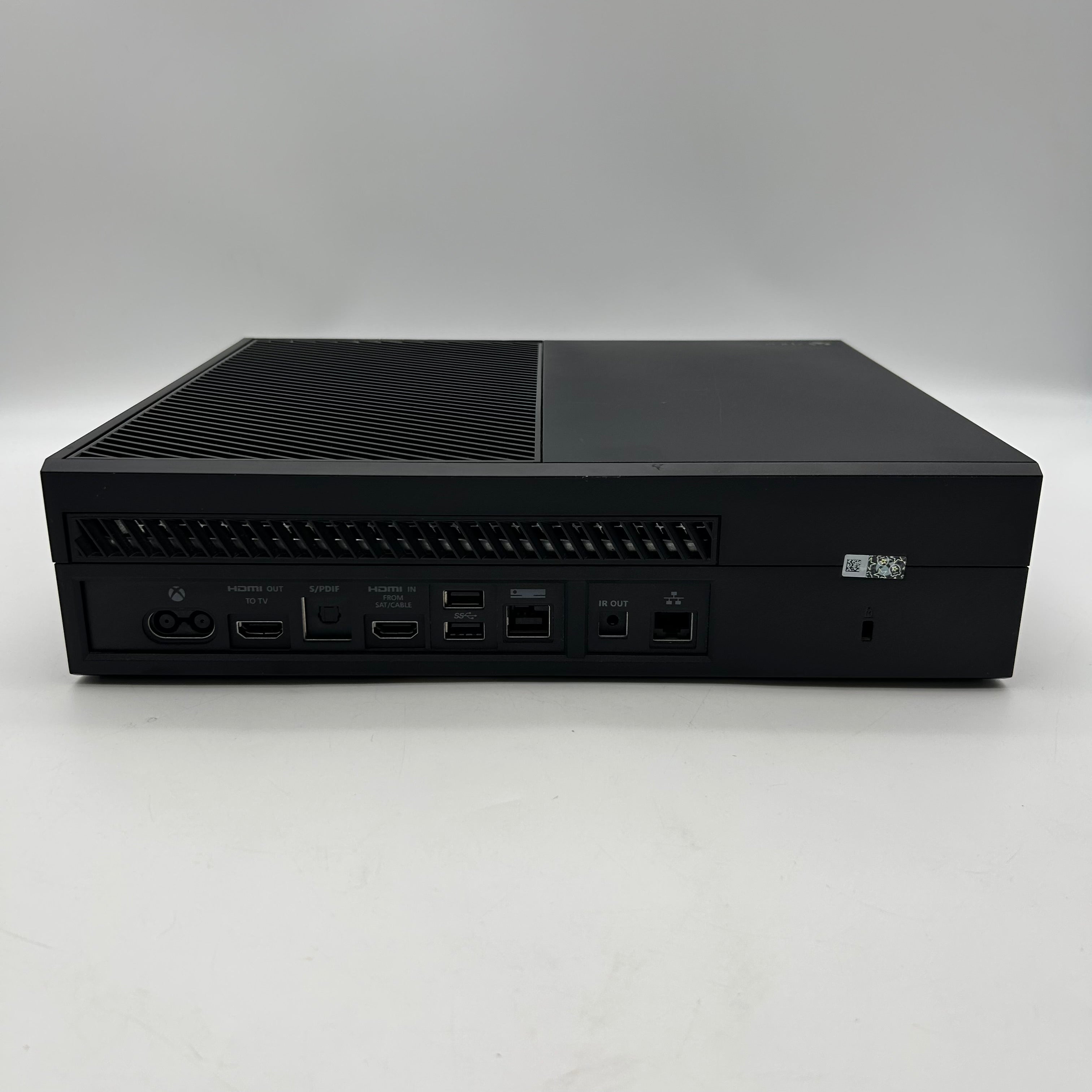 Microsoft Xbox One (1540) 2013 1TB Console Bundle: 3 Games and Controller