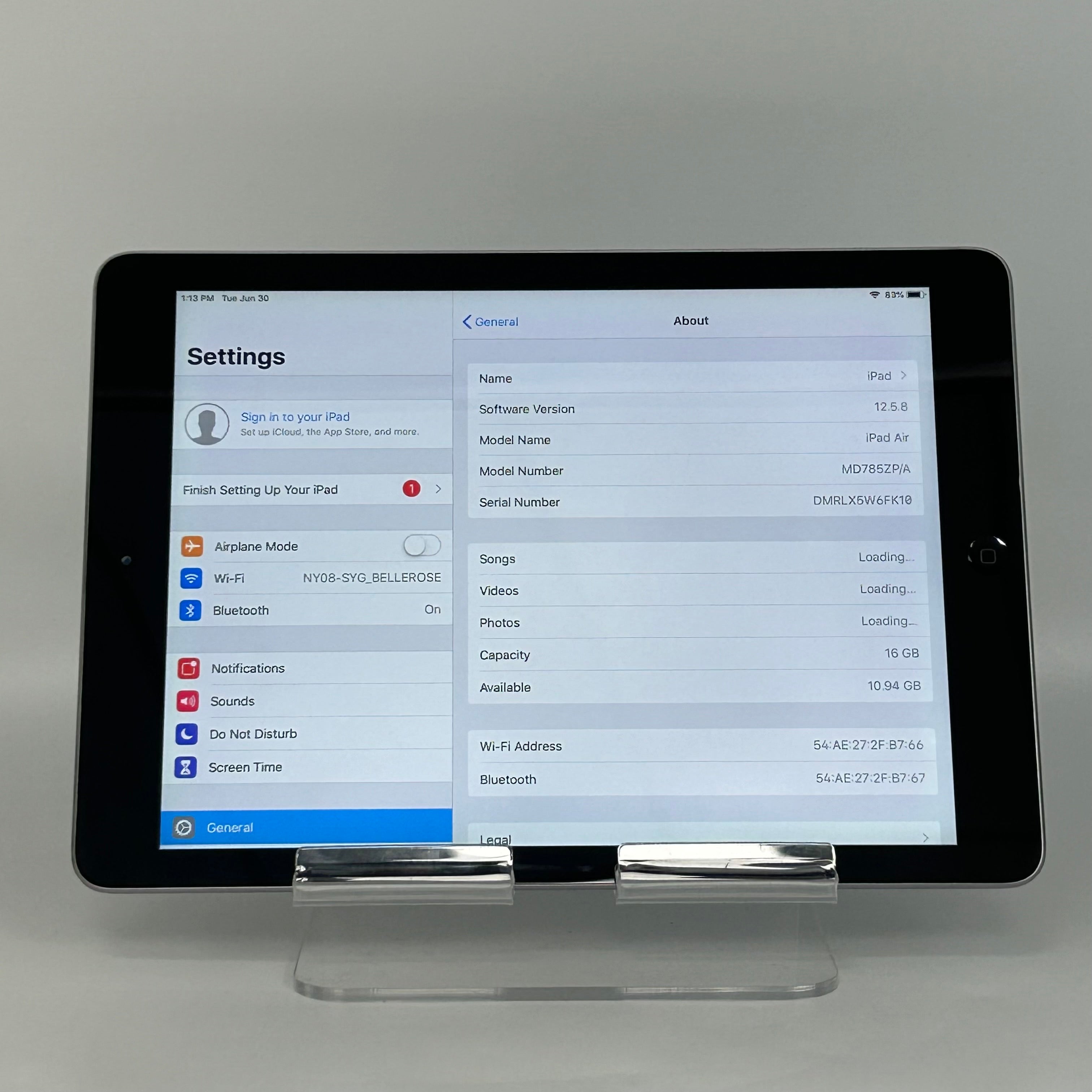 Apple iPad Air 1st Gen, 16GB, Wi-Fi, 9.7" - Silver, A1474 (MD785ZP/A)