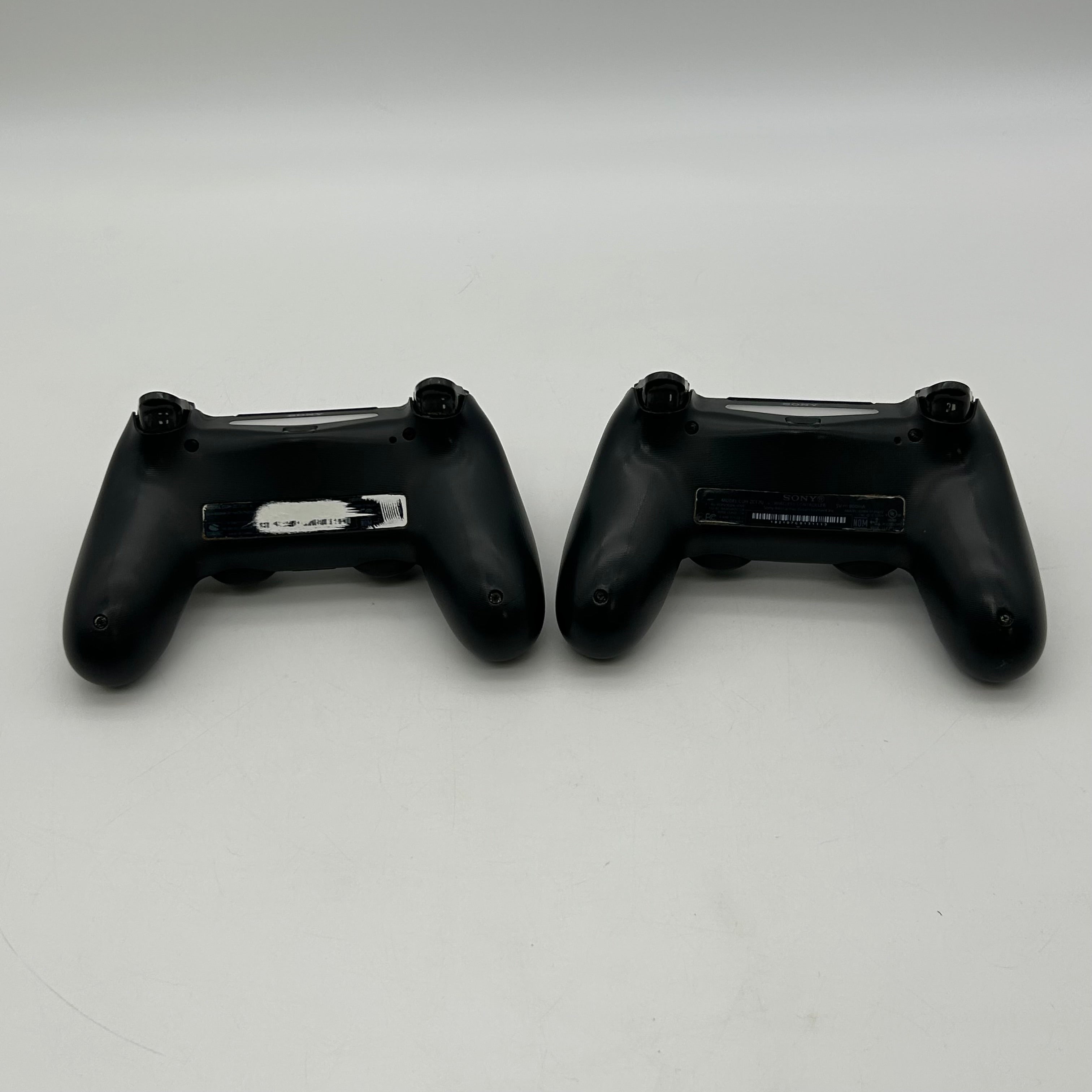 Sony PS4 Slim 1TB Console Black Bundle + 3 Games & 2 Controllers - Tested (Drift)