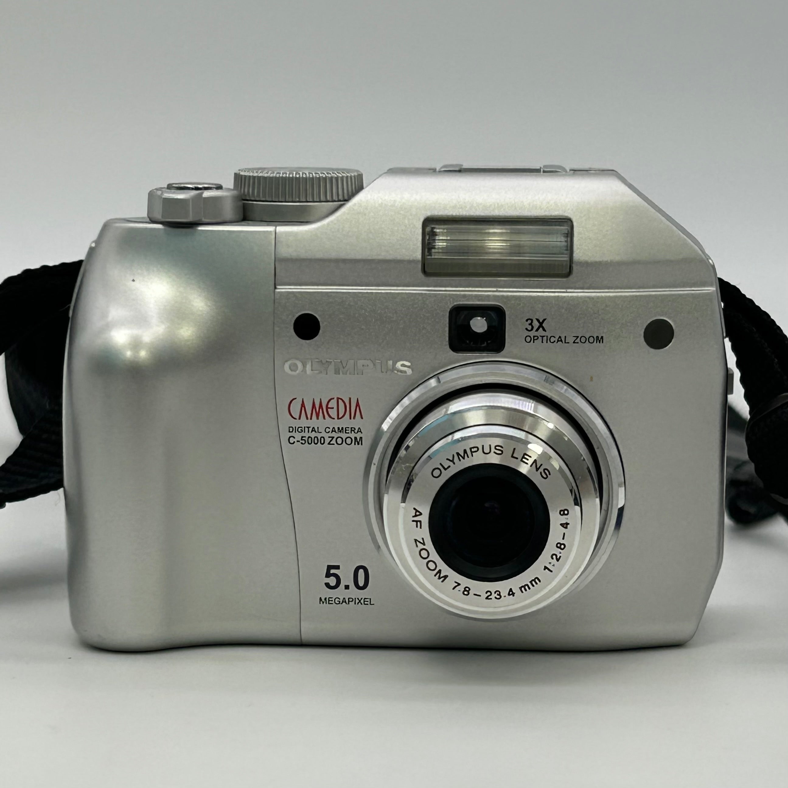 Olympus CAMEDIA C-5000 Zoom 5.0MP Digital Camera - Silver