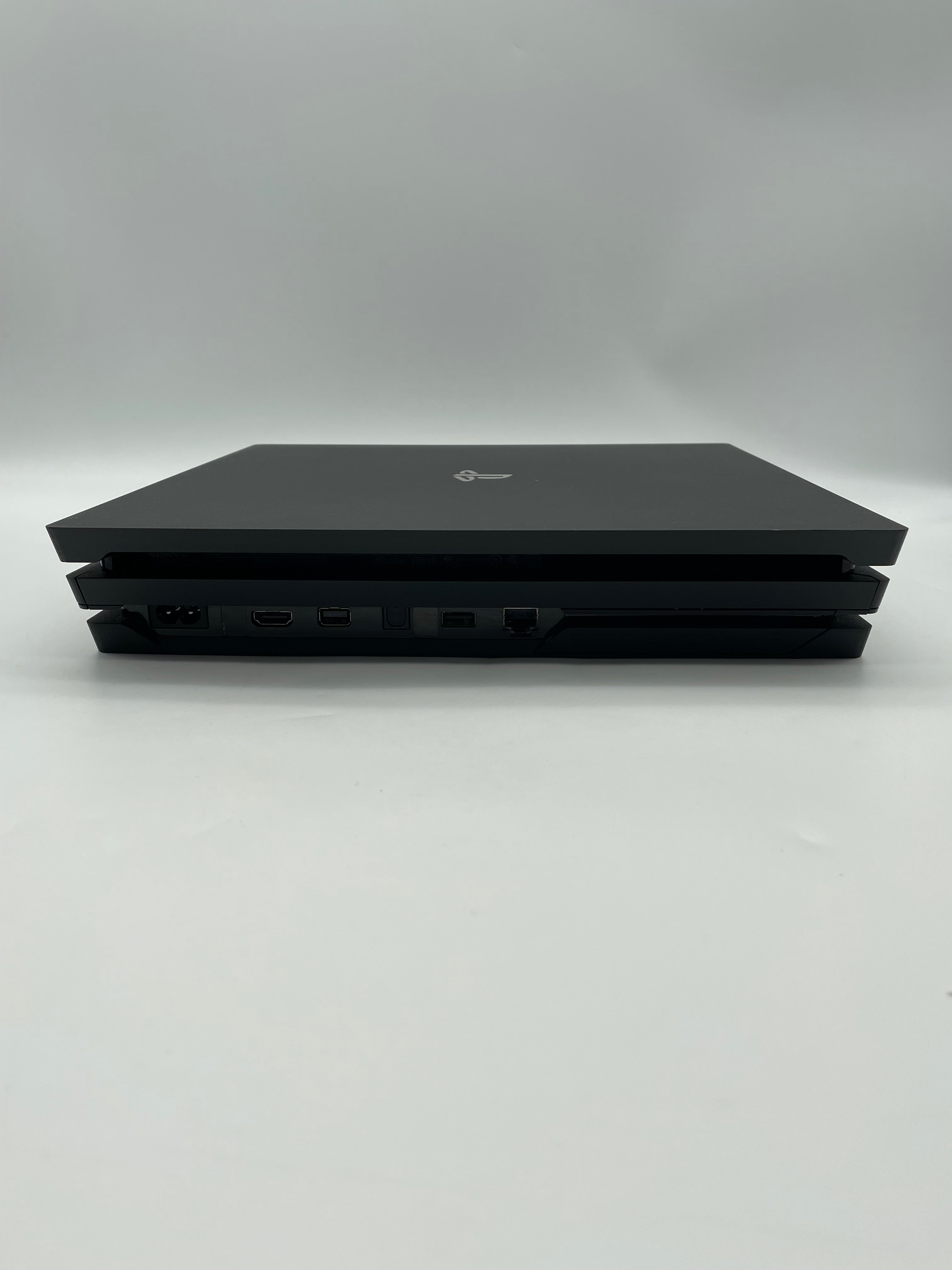 Sony PlayStation 4 Pro CUH-7215B 1TB Bundle - Tested