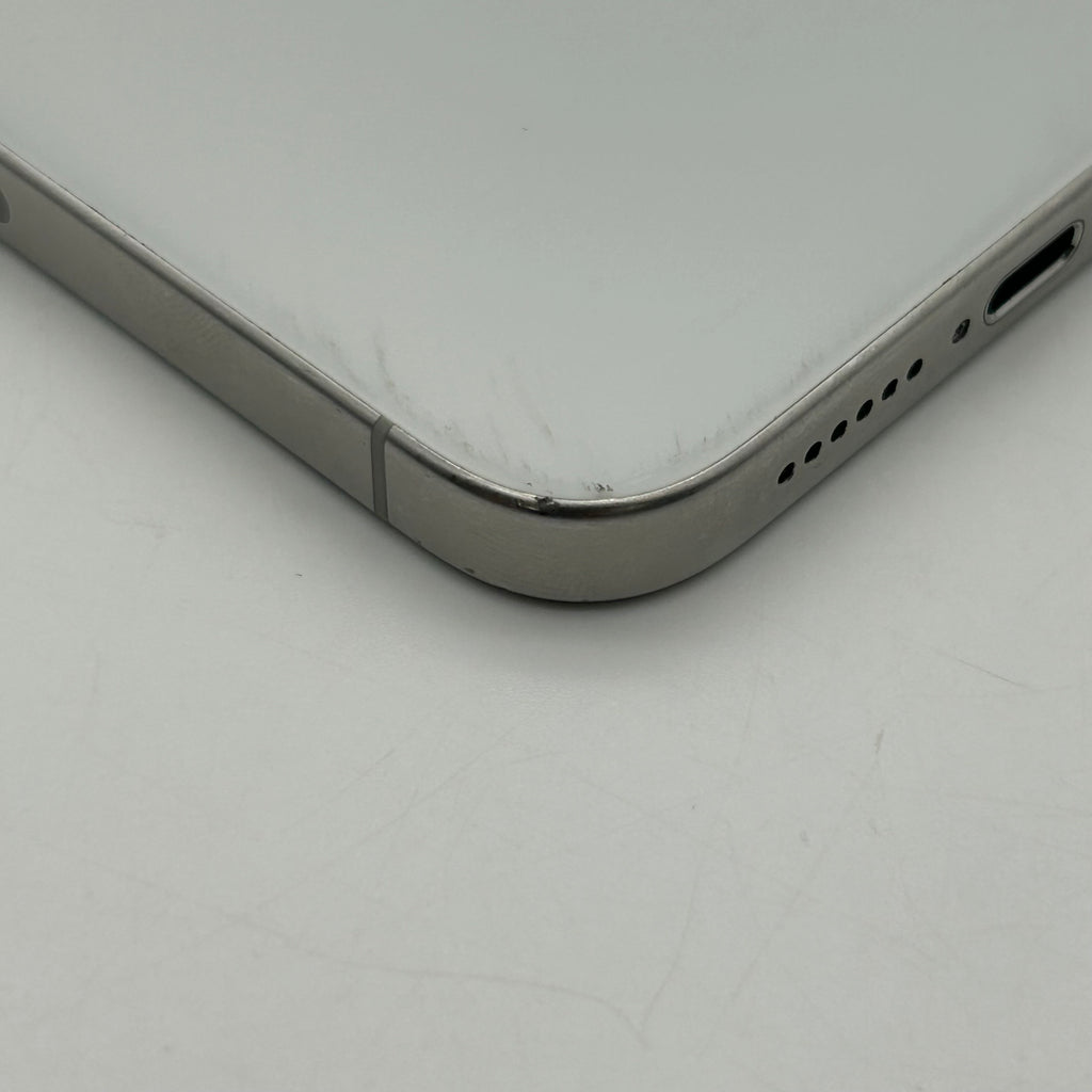 Apple iPhone 15 Pro Max 256GB Factory Unlocked 84%BH White Titanium