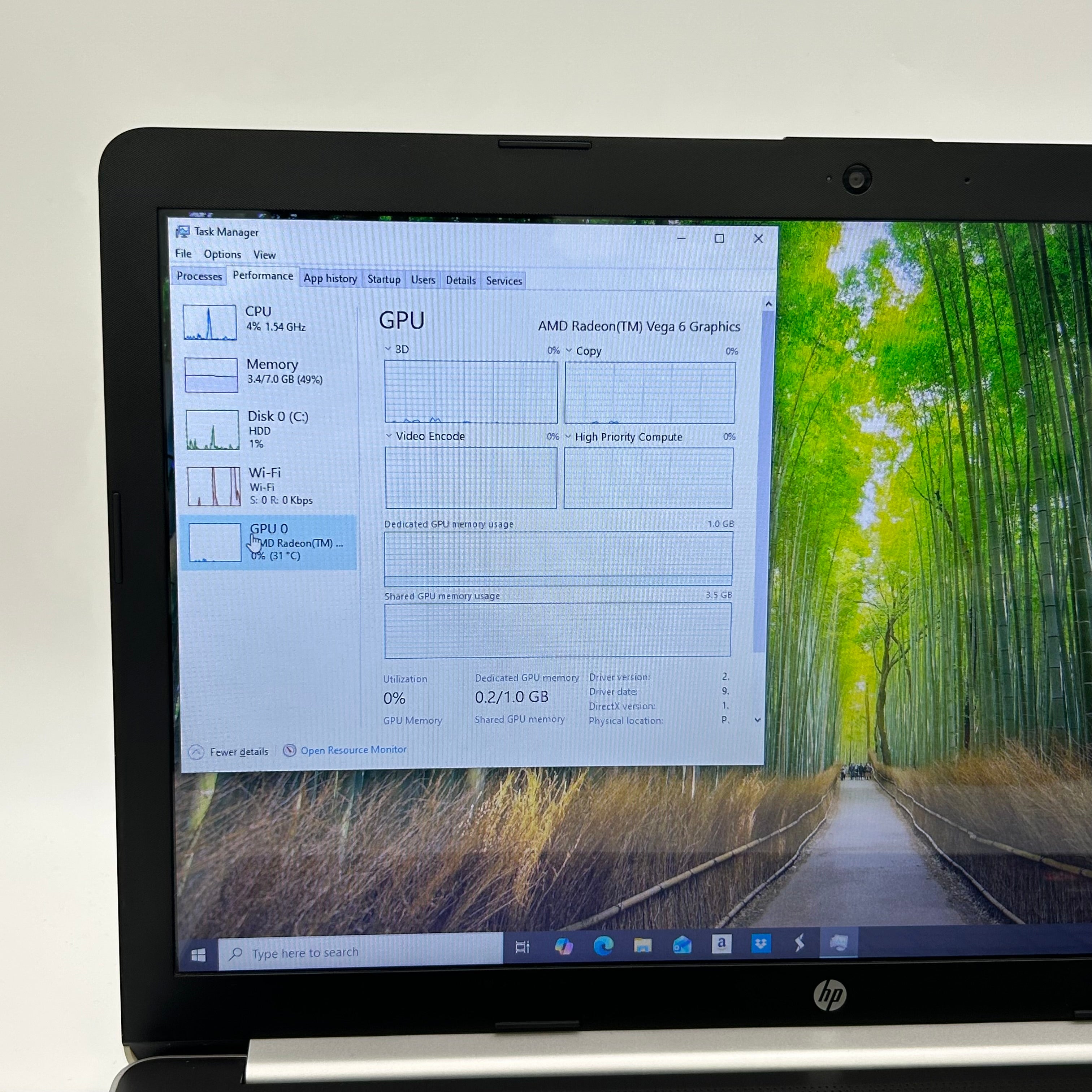 HP Laptop 17-ca0011ds 17.3-inch AMD Ryzen 3 2300U 8GB RAM 1TB HDD Gray
