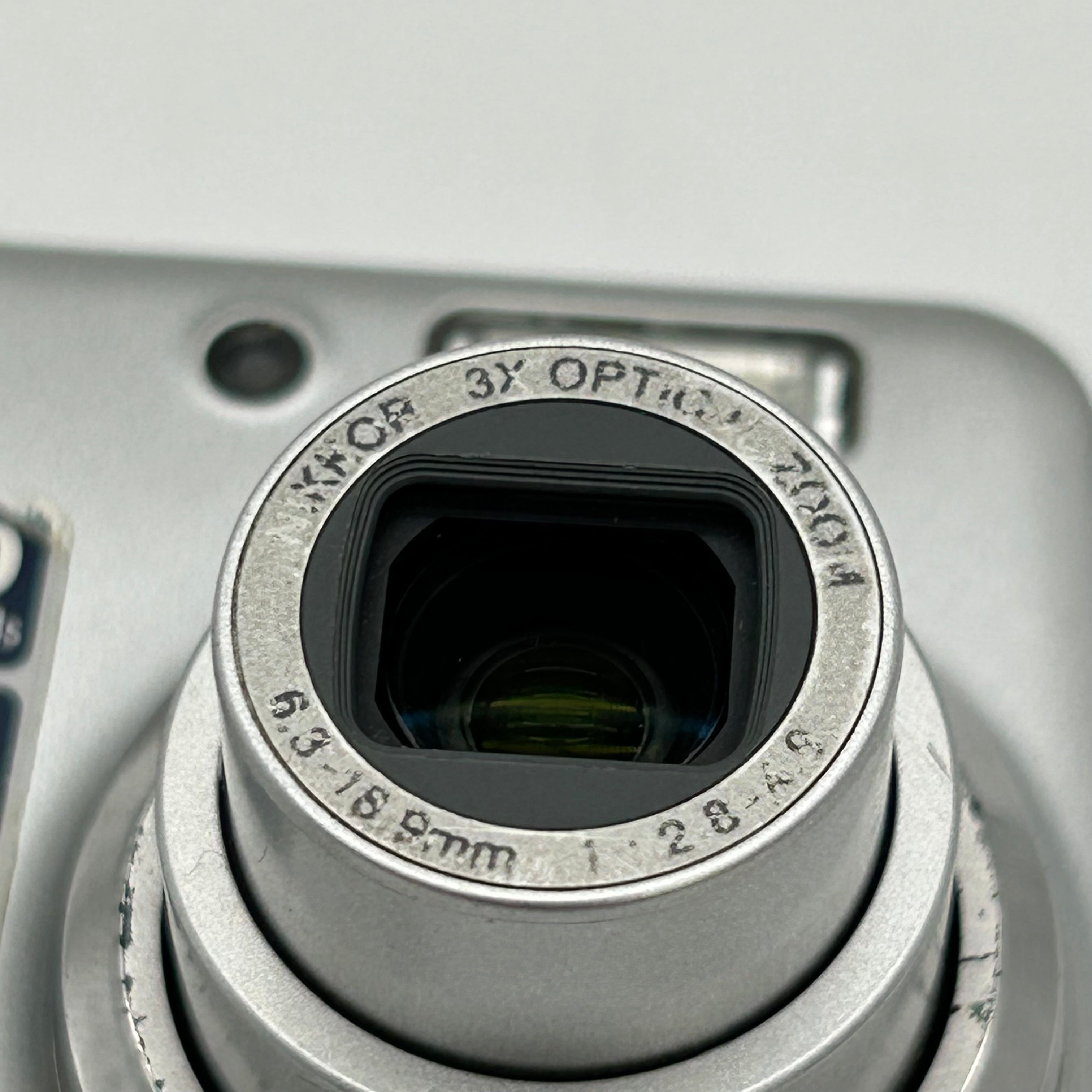 Nikon Coolpix L4 Digital Camera Untested