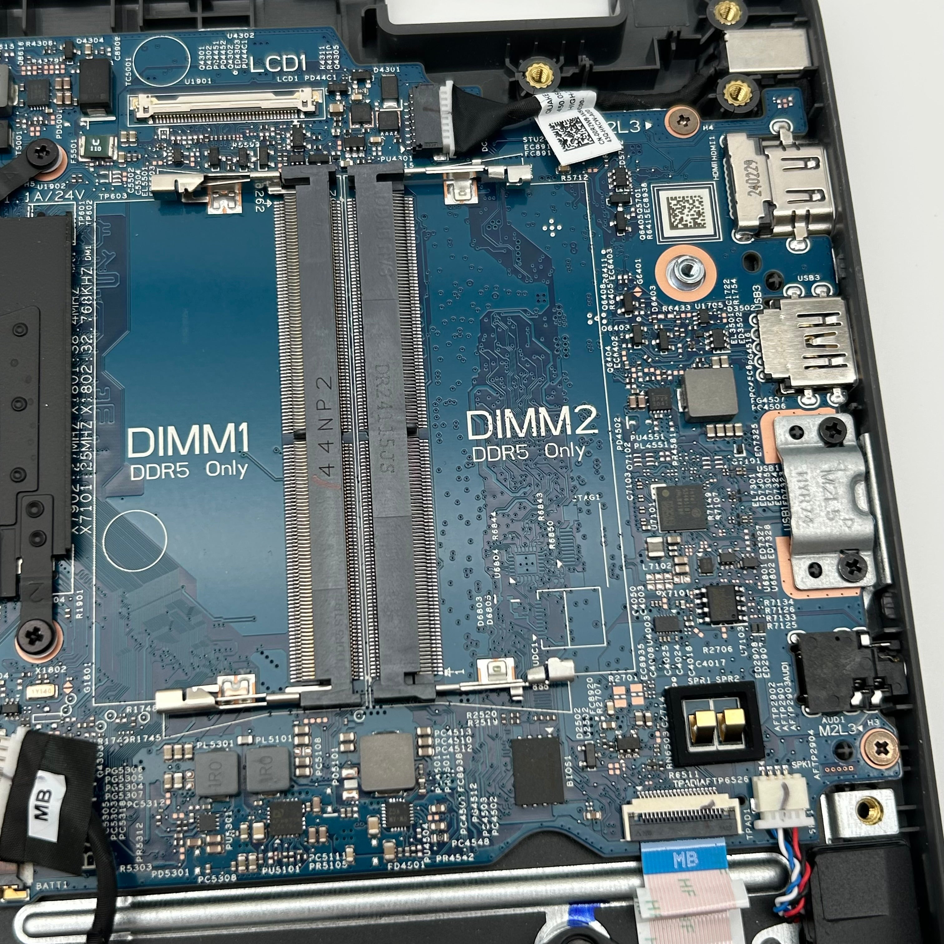 Dell Latitude 3550 Motherboard Used - Parts with Battery, Fan & SSD 256GB