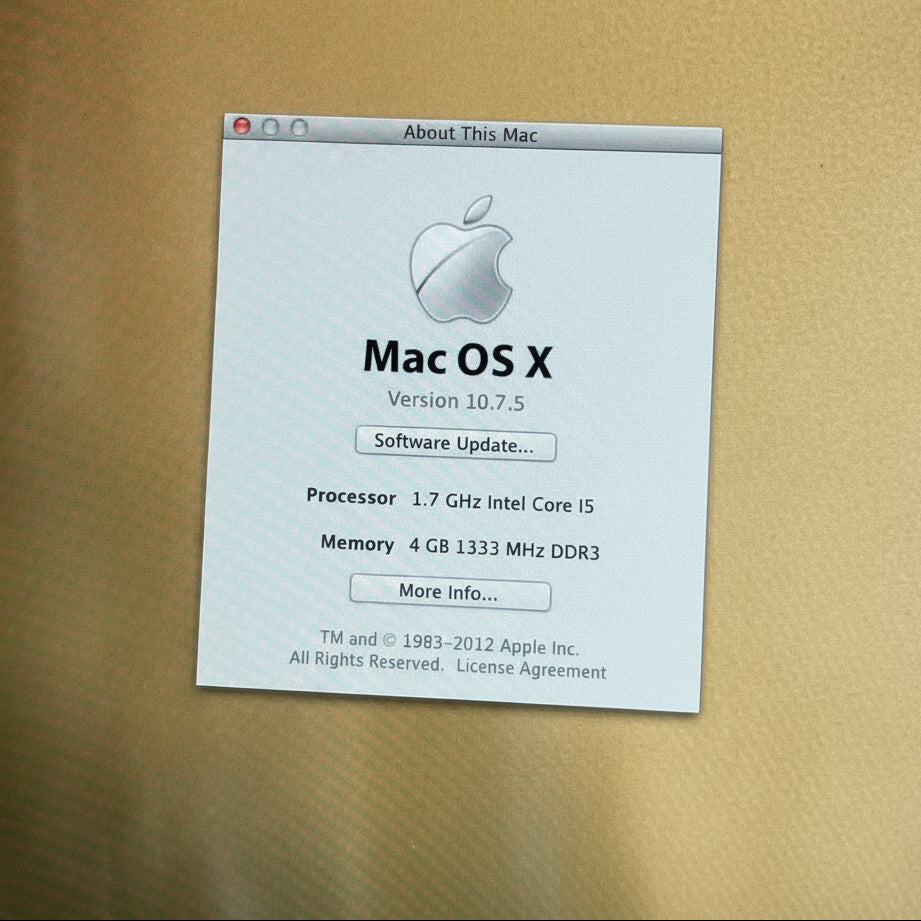Apple MacBook Air 13", 128GB SSD, Intel Core i5 5th. Gen., 1.7GHz, 4GB RAM