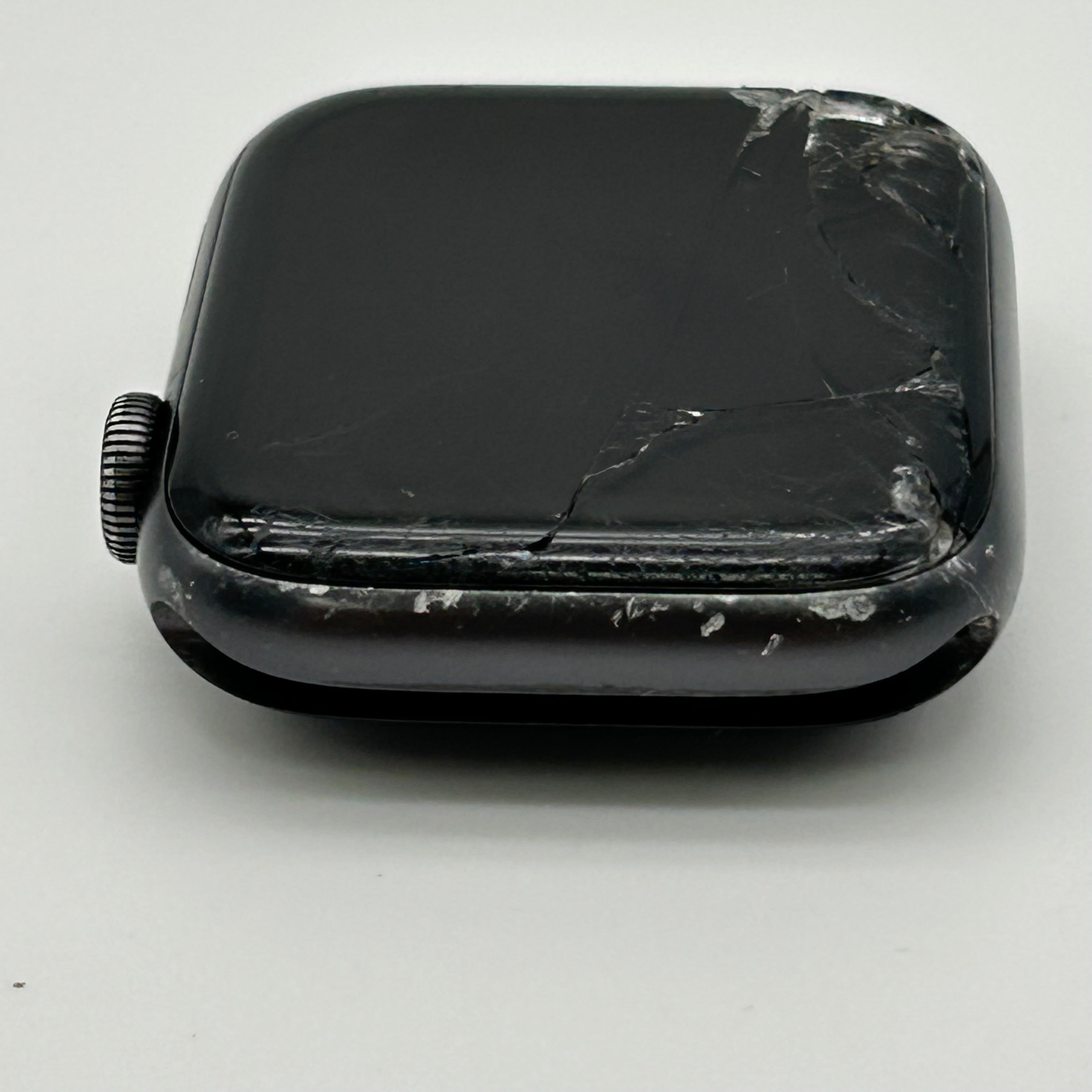 Apple Watch Series 4 A1976 44mm GPS + Cellular, Cracked Screen/Functional