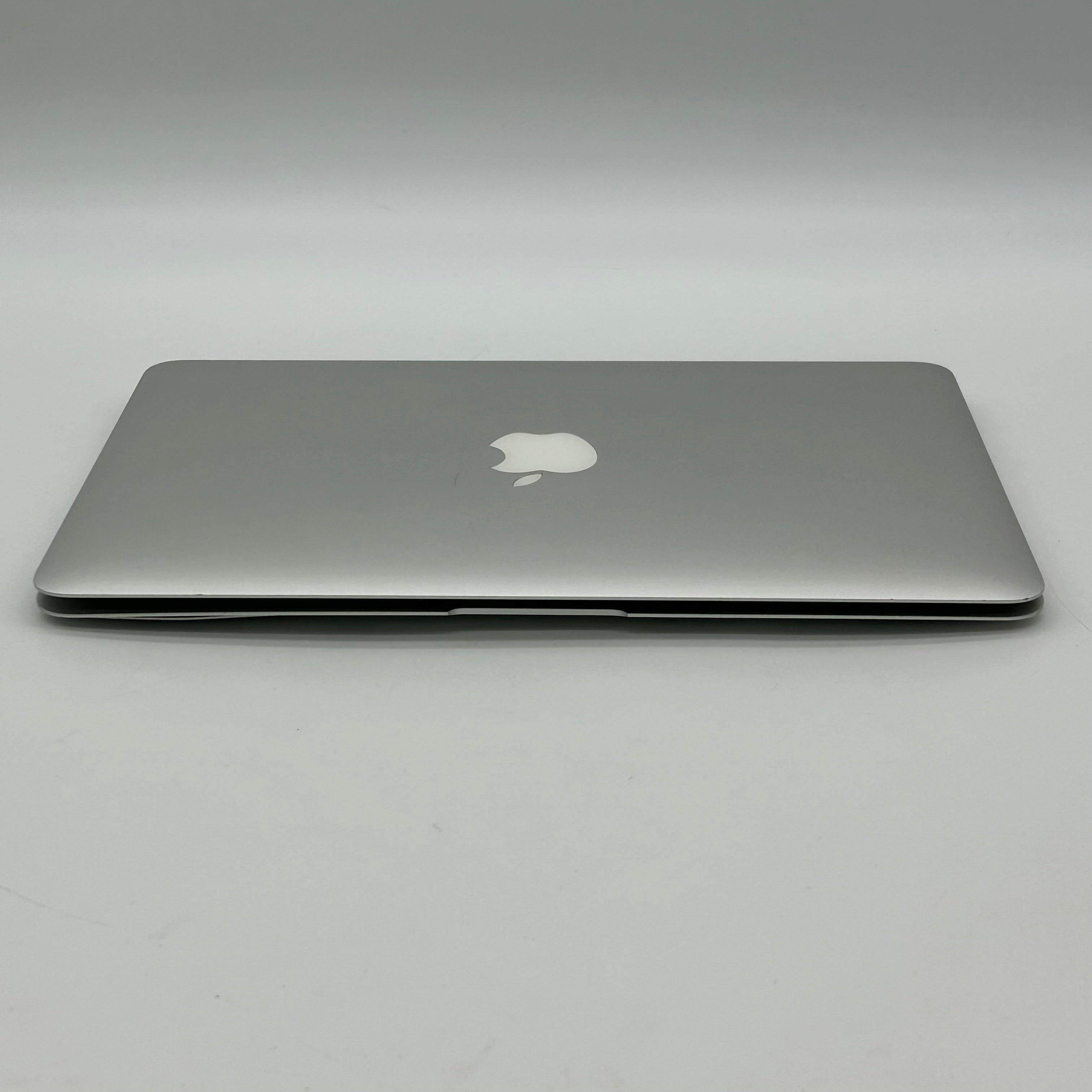 Apple MacBook Air 11" A1370 Intel Core 2 Duo 2GB RAM 128GB - *READ*