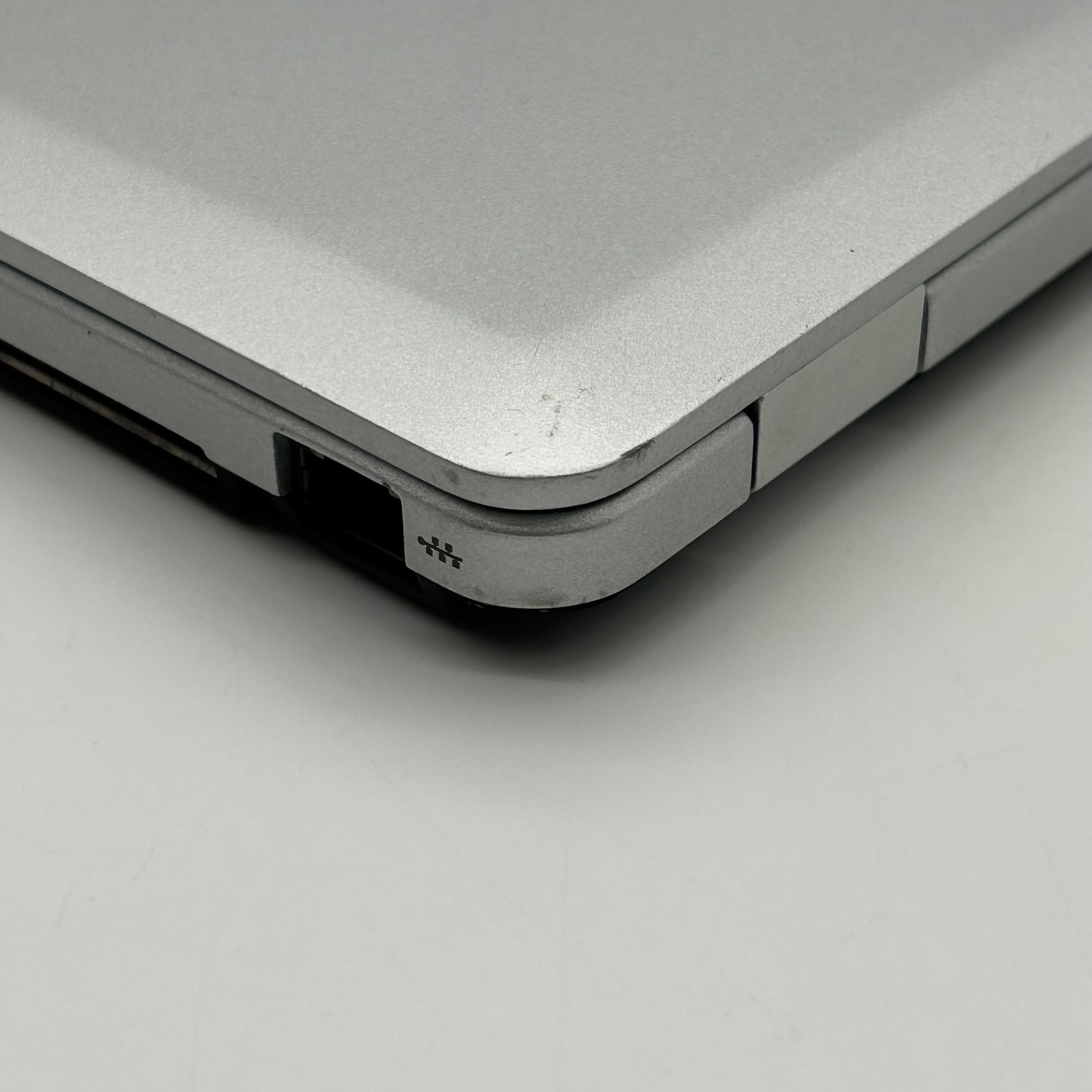 HP EliteBook Folio 9480m 14" |Core i7 2.1GHz |8GB RAM |256GB| Silver w/ Charger