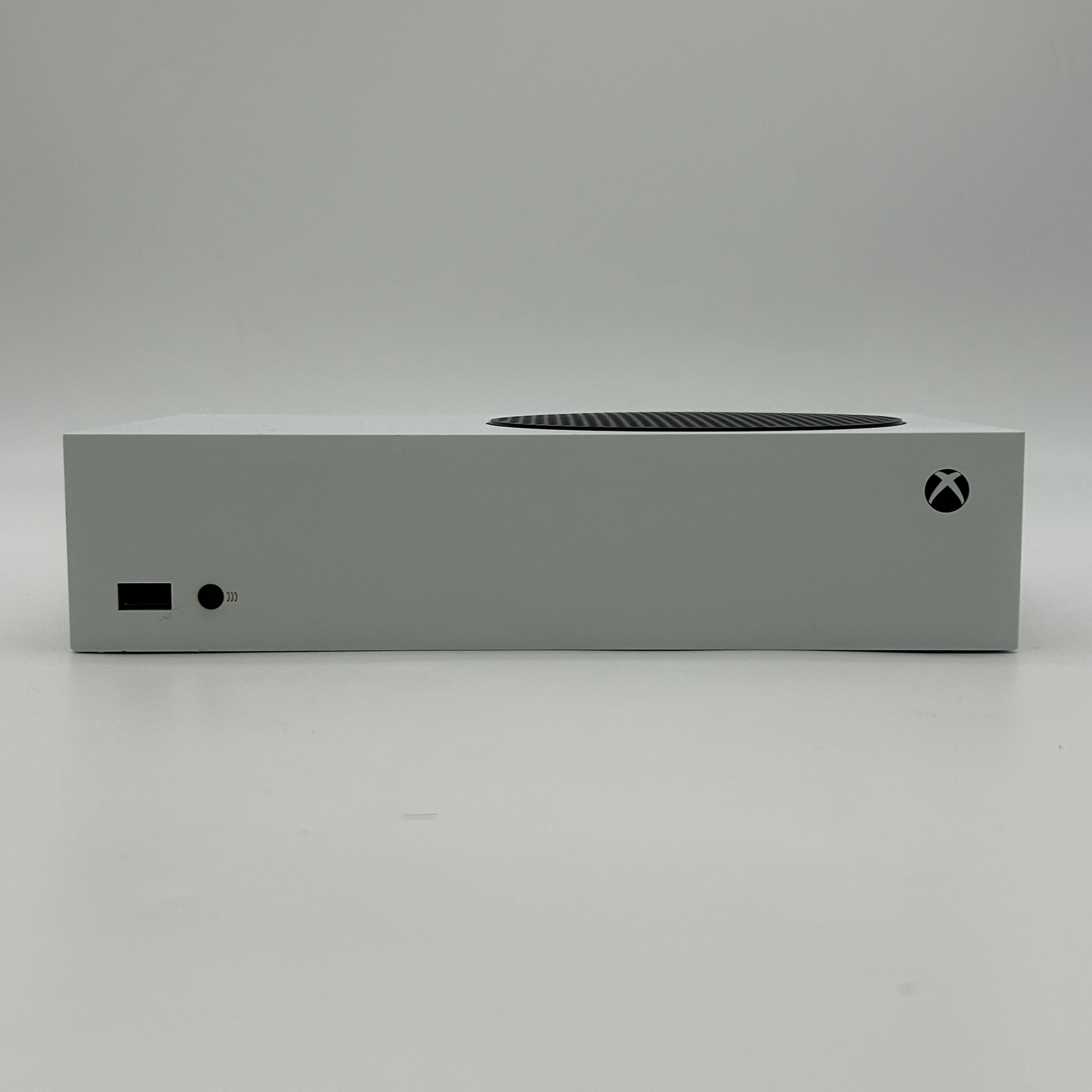 Microsoft Xbox Series S 512GB White with Black Controller Tested