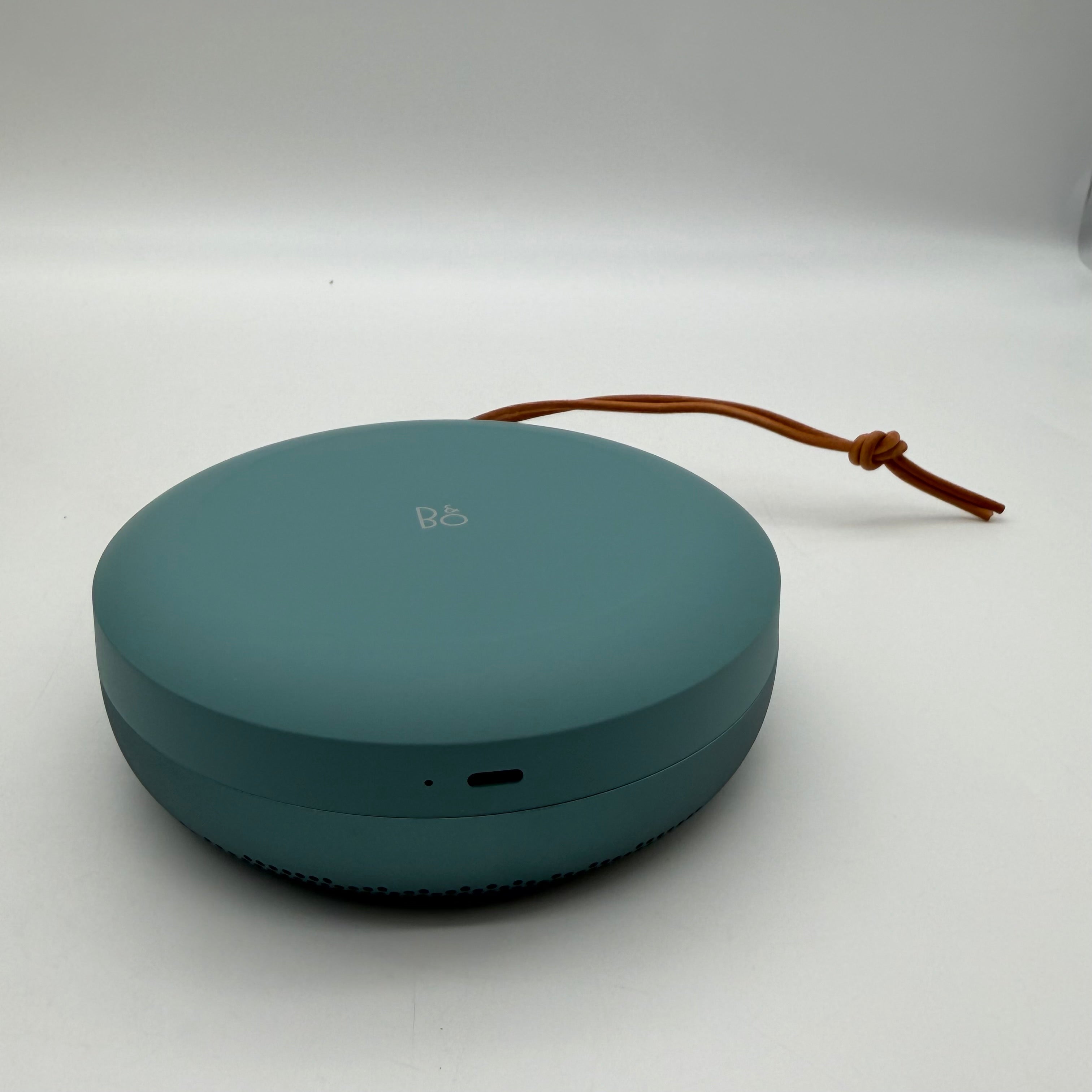 Bang & Olufsen Beosound A1 3rd Gen Waterproof Bluetooth Speaker Green