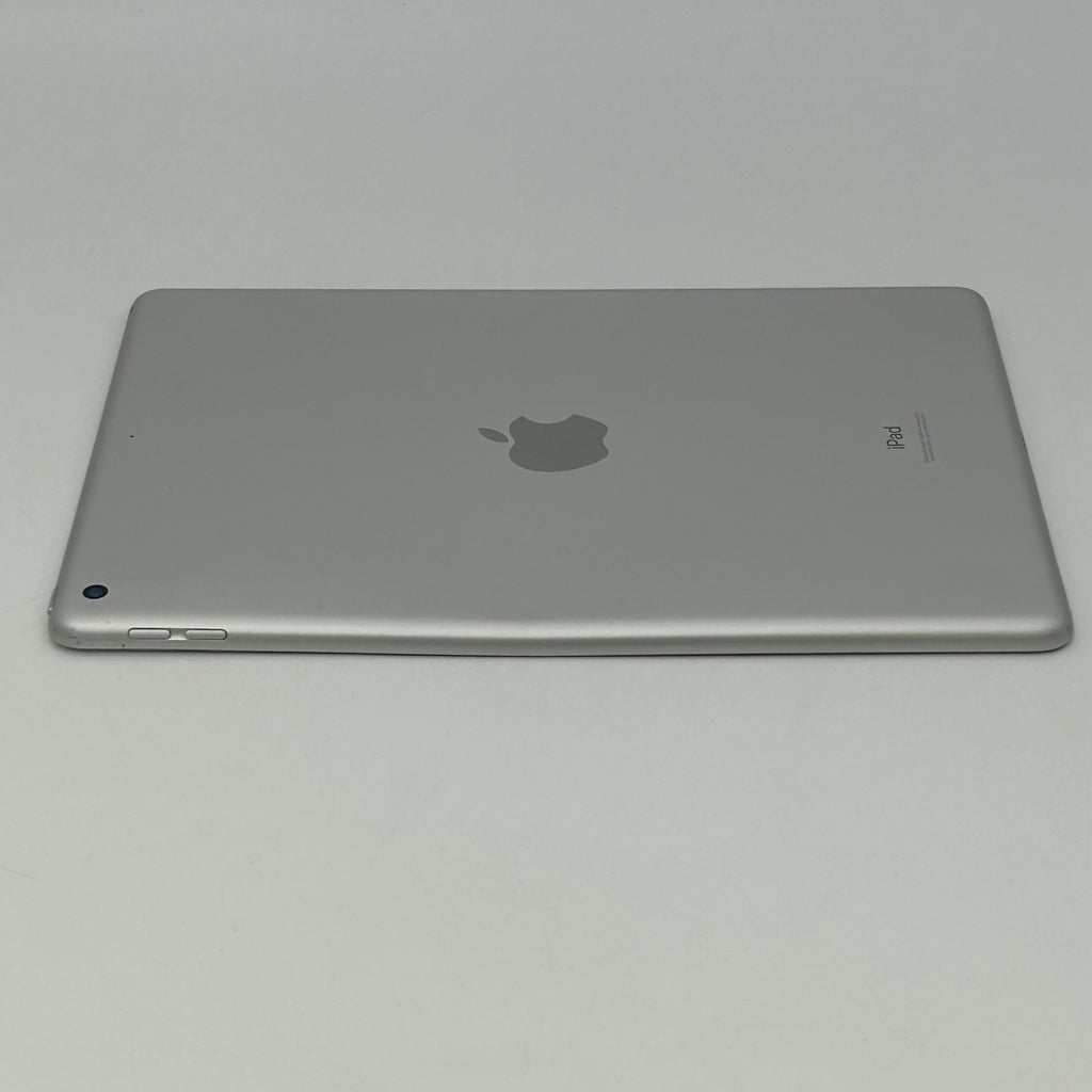 Apple iPad 8th generation 128gb 10.2” Silver A2270 / MYLE2LL/A - WiFi