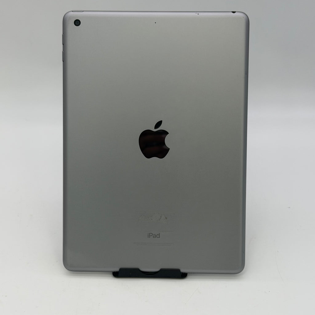 Apple iPad 5th Gen. A1822 32GB Silver 9.7" Touchscreen Wi-Fi Tablet  MP2R2LL/A