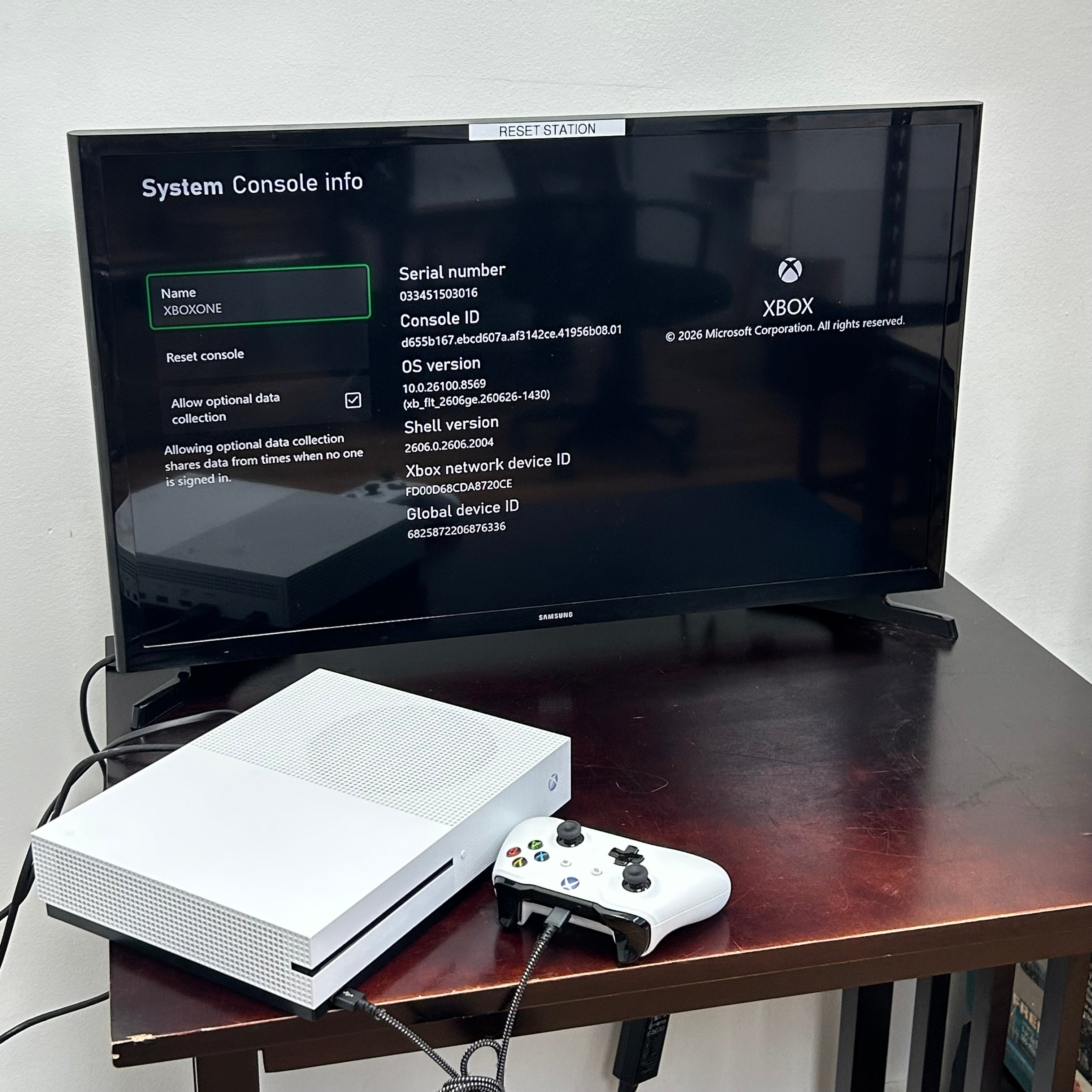 Microsoft Xbox One S 1681 1TB White Console w/ Controller & Cables  - Tested