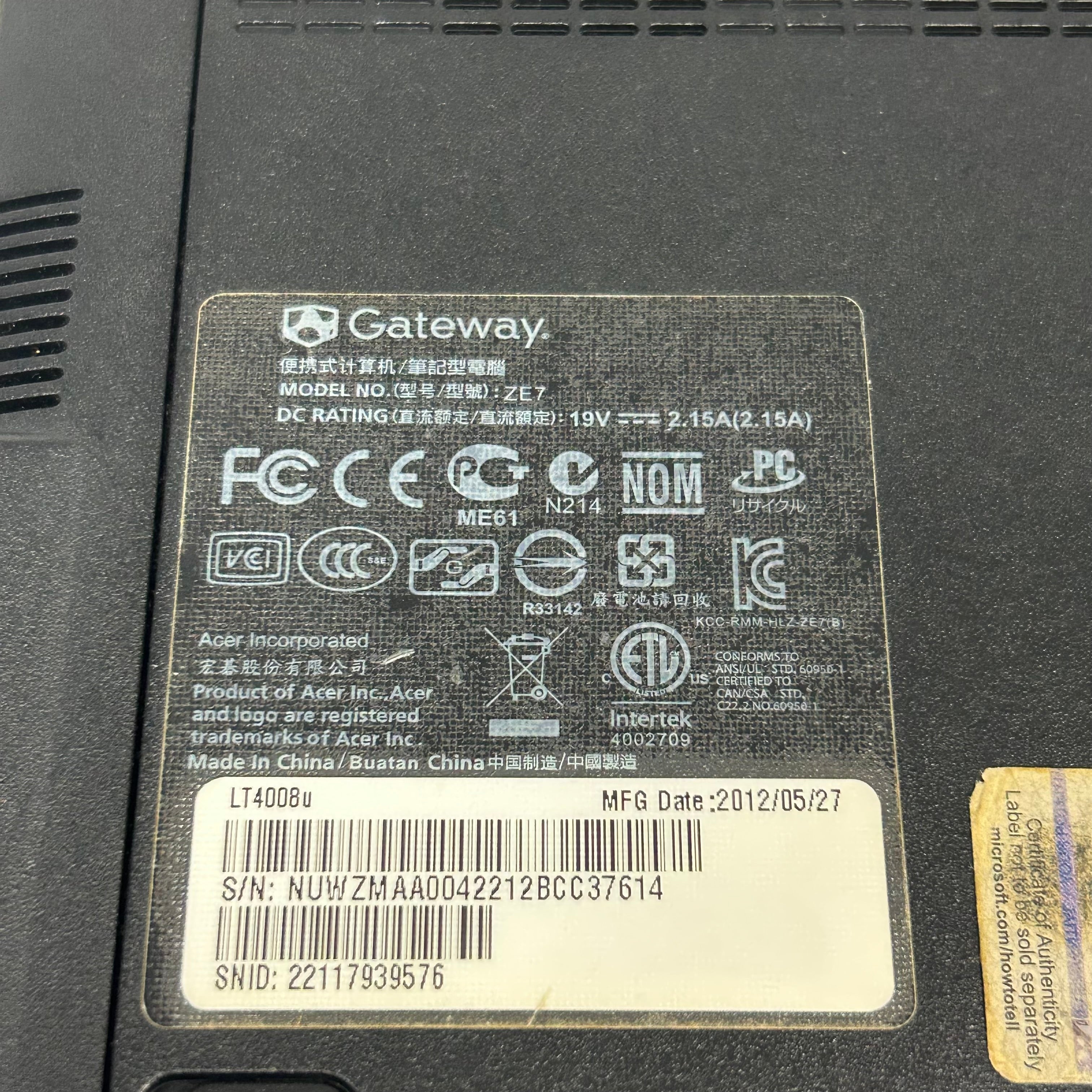 Gateway ZE7 Laptop Intel Atom 1GB RAM 320GB - *READ*