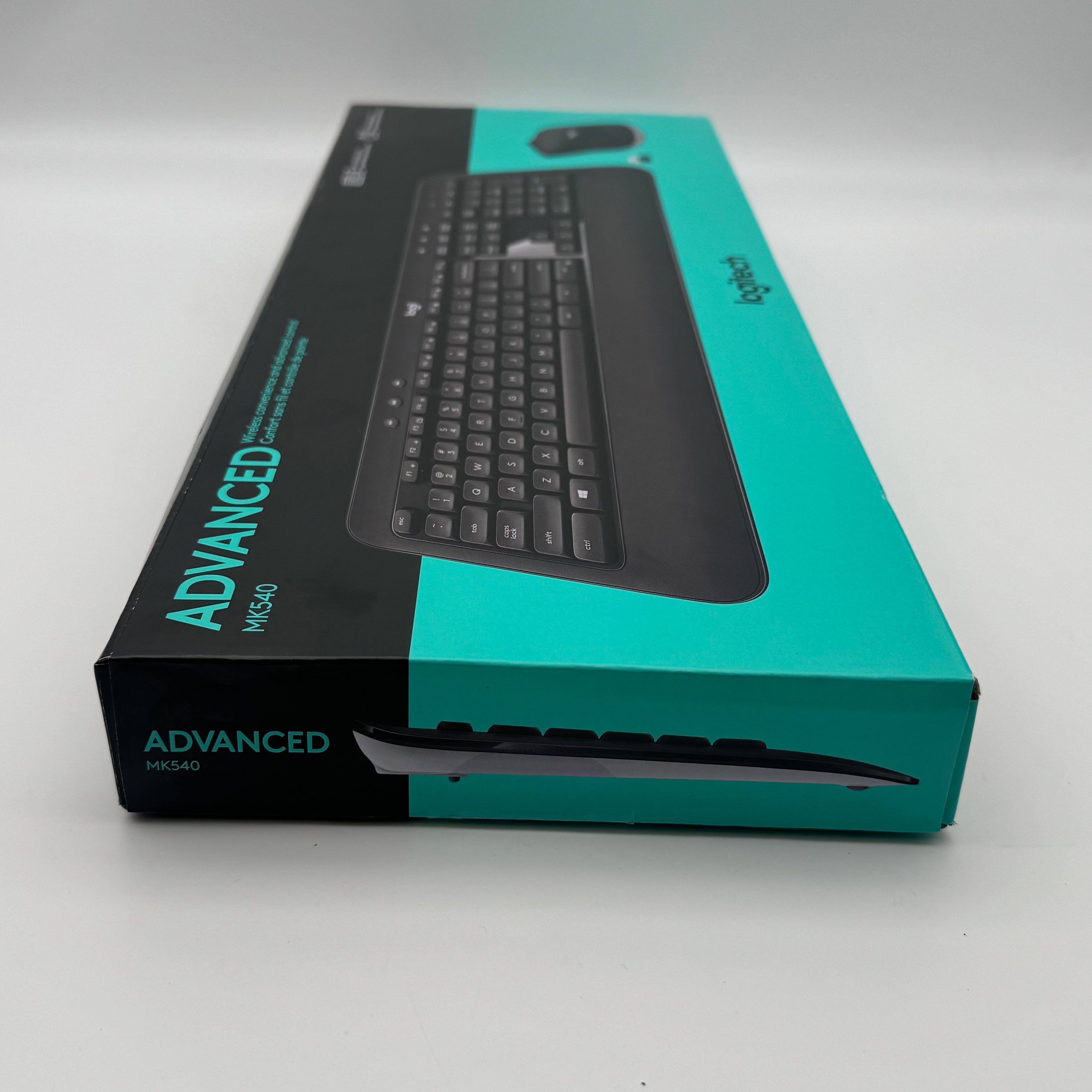 Logitech MK540 Wireless Keyboard - New In Box, Black