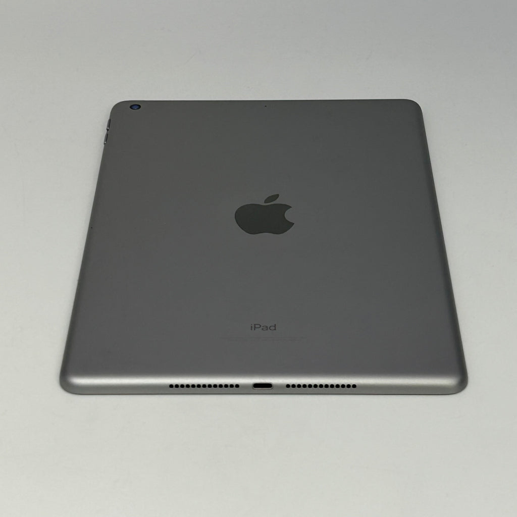 Apple ipad A1822 (MP2F2LL/A) 5th Gen. 32GB A1822 Wi-Fi 9.7" Silver