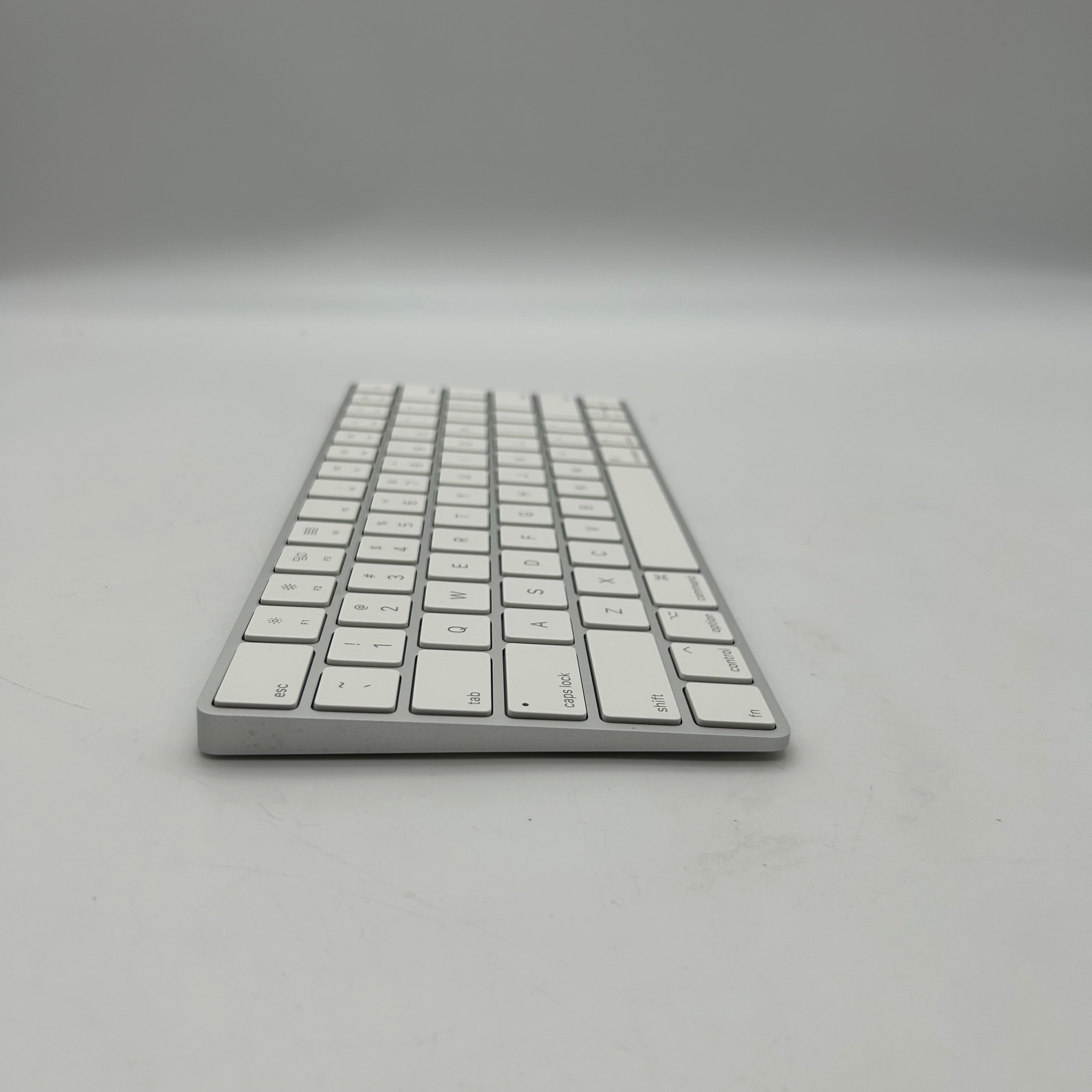 Apple Magic Keyboard MLA22LL/A A1644 Rechargeable Wireless Bluetooth