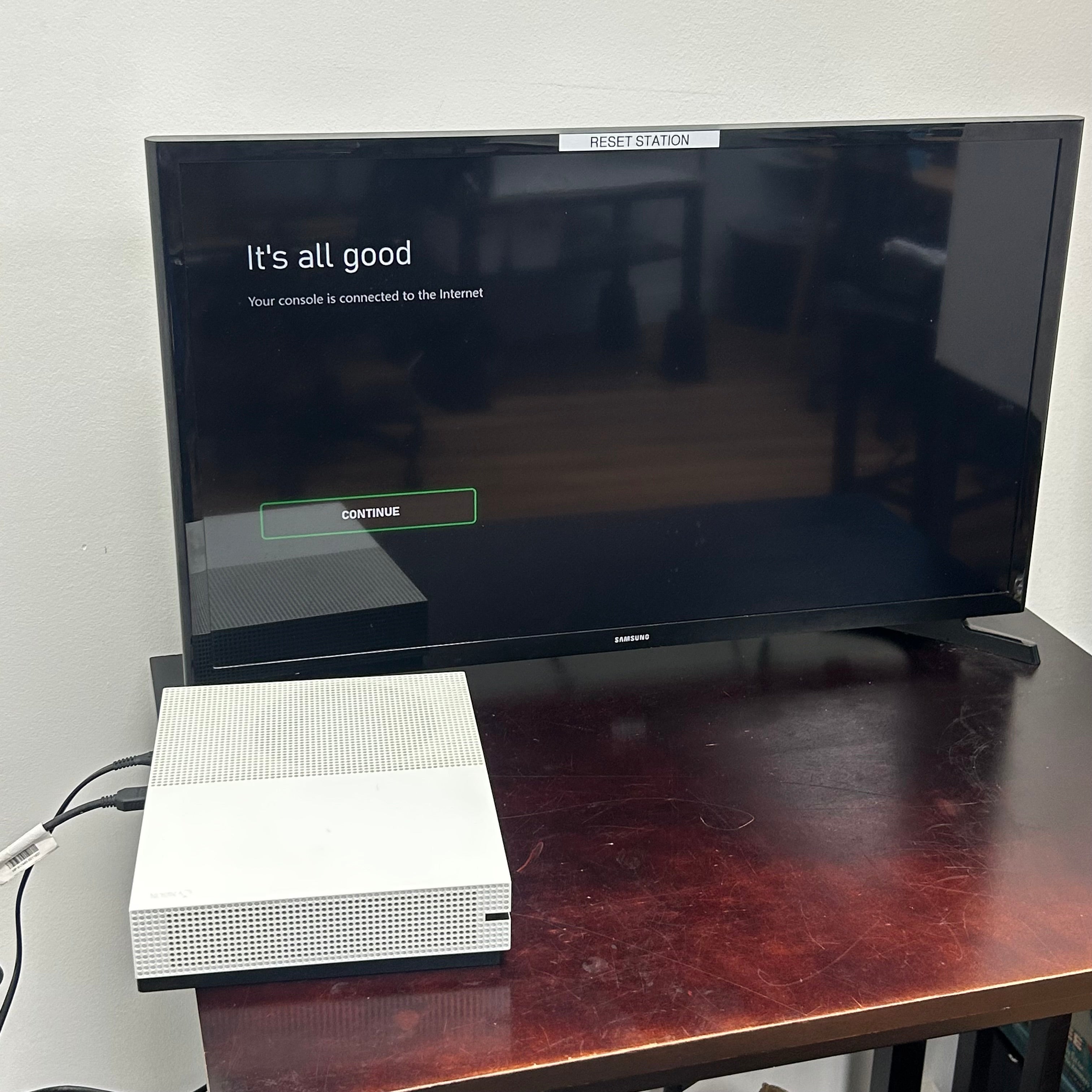 Microsoft Xbox One S Console 500GB w/ Controller Cables & 2 Games - Tested