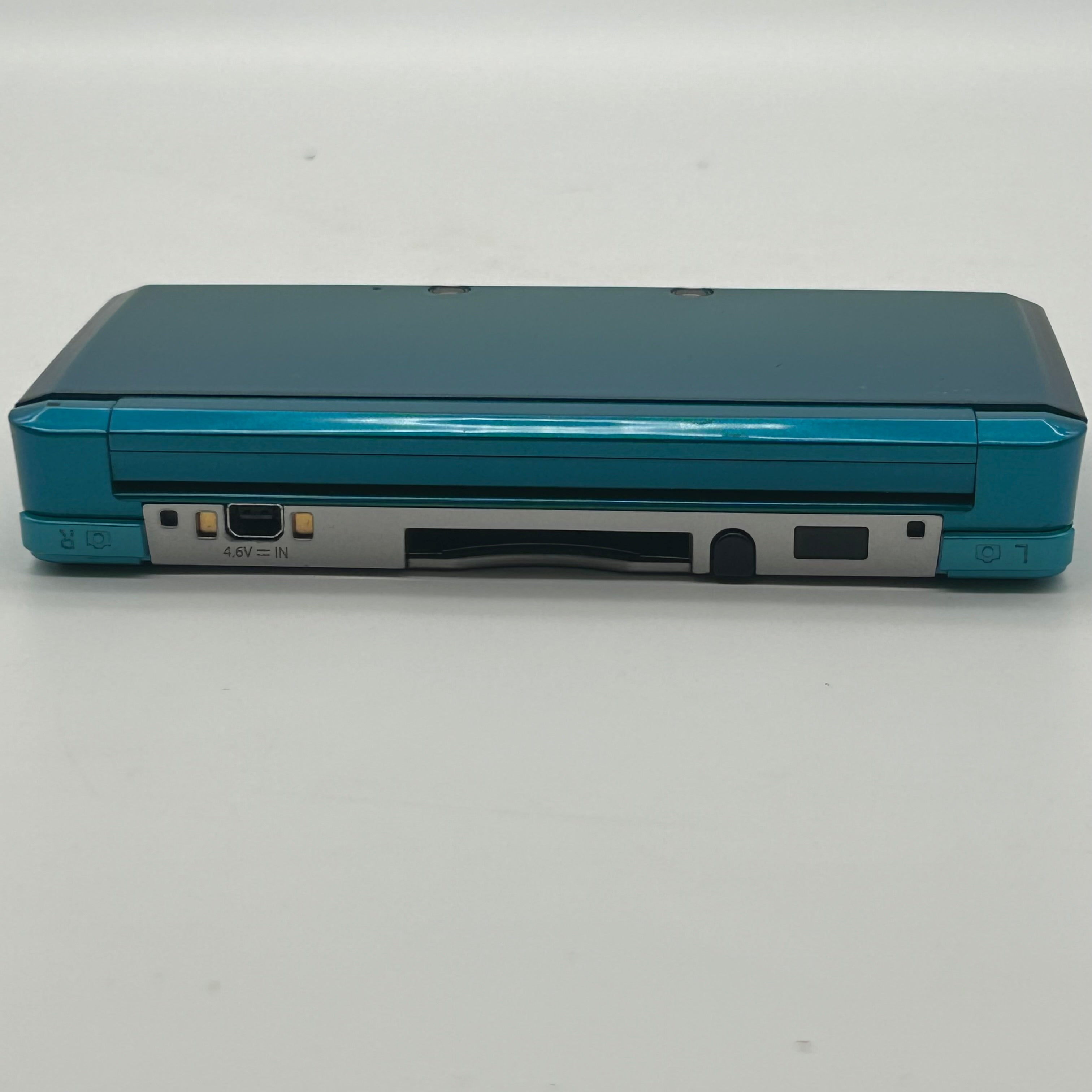 Nintendo 3DS (CTR-001) 2011 Aqua Blue w/ 2GB SD Card, Stylus, Cable, and a Game