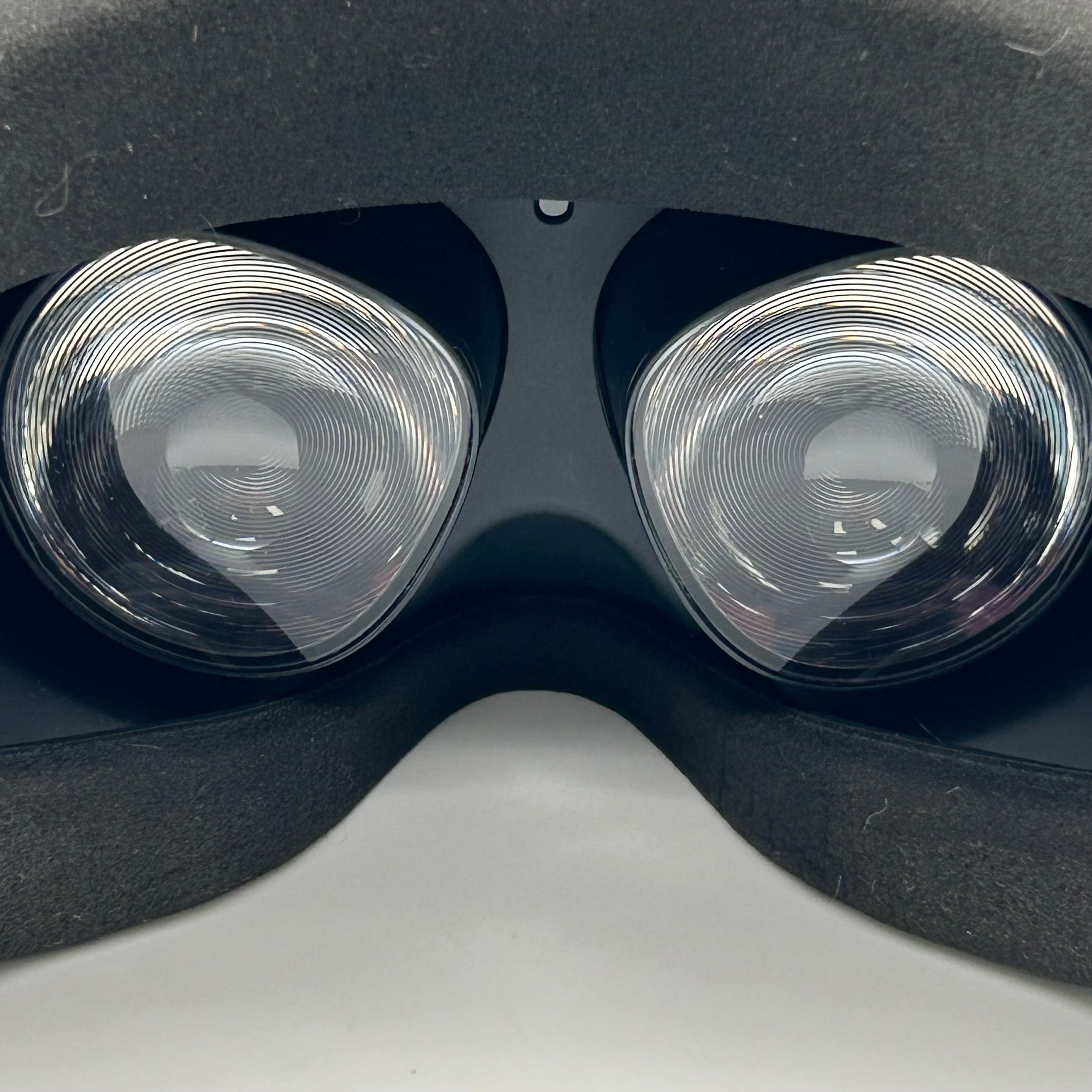 Meta Quest 2 128GB Standalone All-in-One VR Headset KW49CM - Used - White