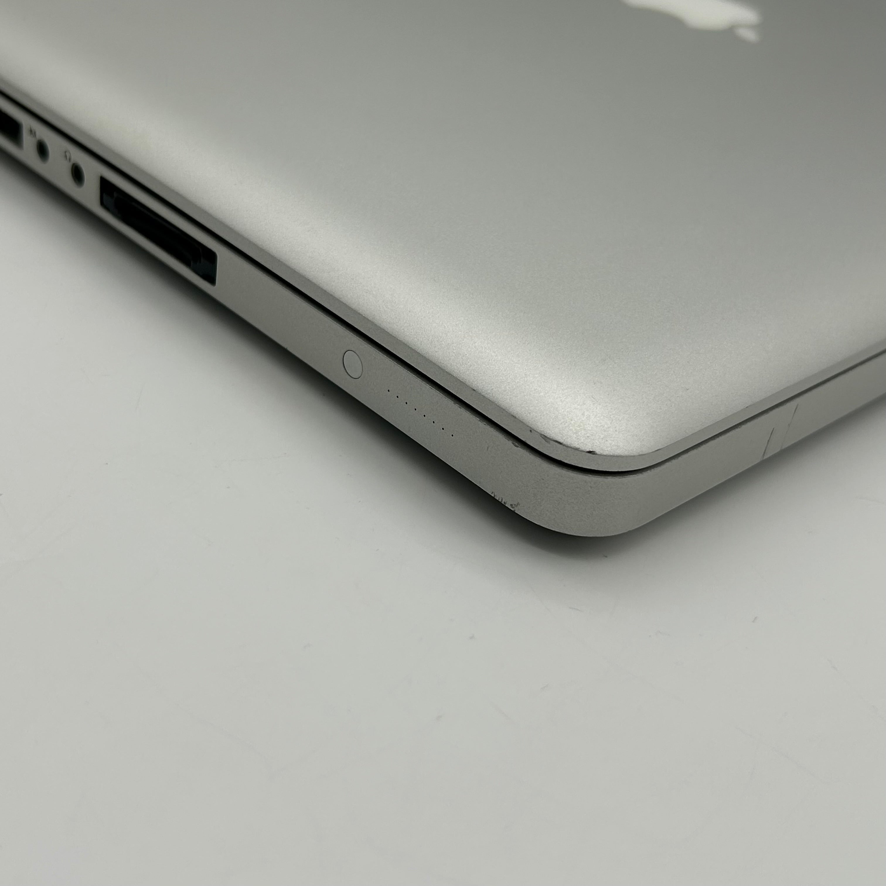 Apple Macbook Pro 17" A1297 Mid 2010 i7 2.2GHz 256GB SSD 4GB High Sierra