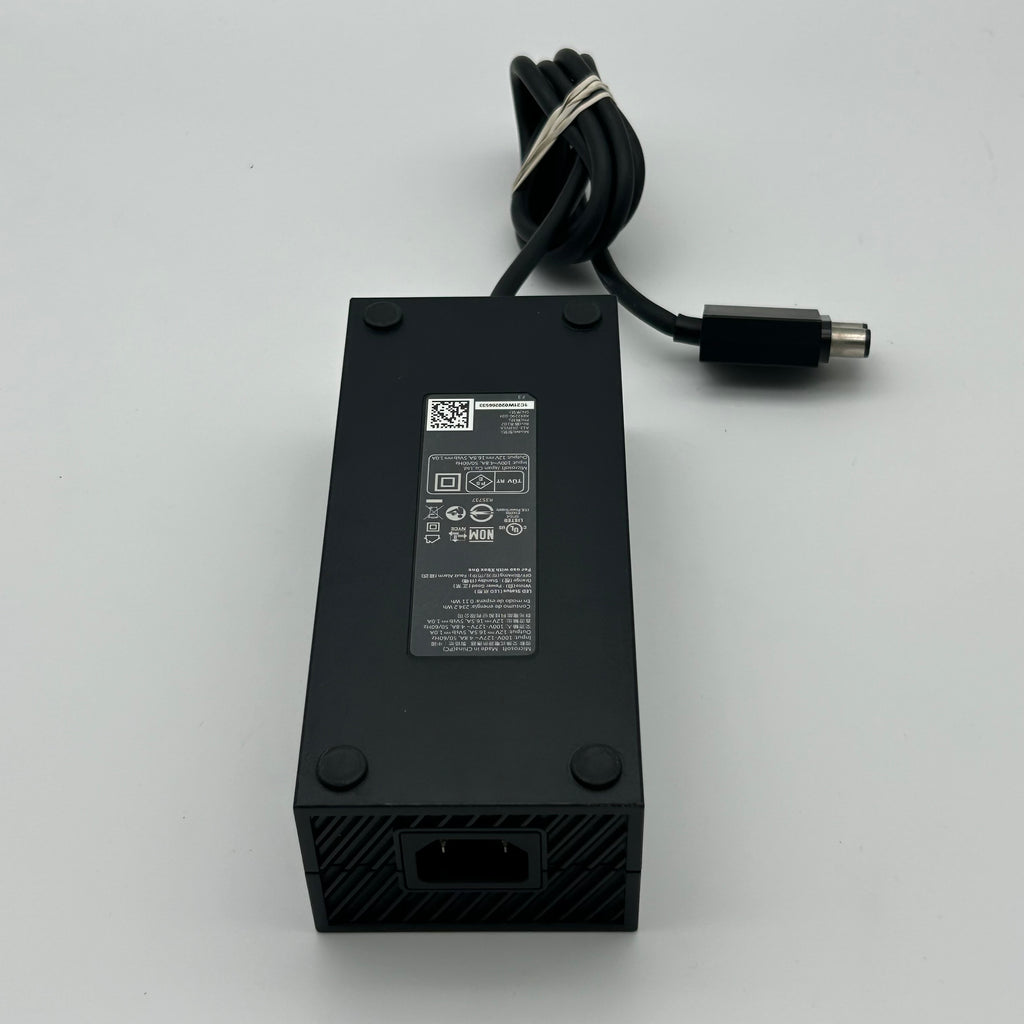 Microsoft Xbox One 1540 2015 500GB Black With Controller - Used