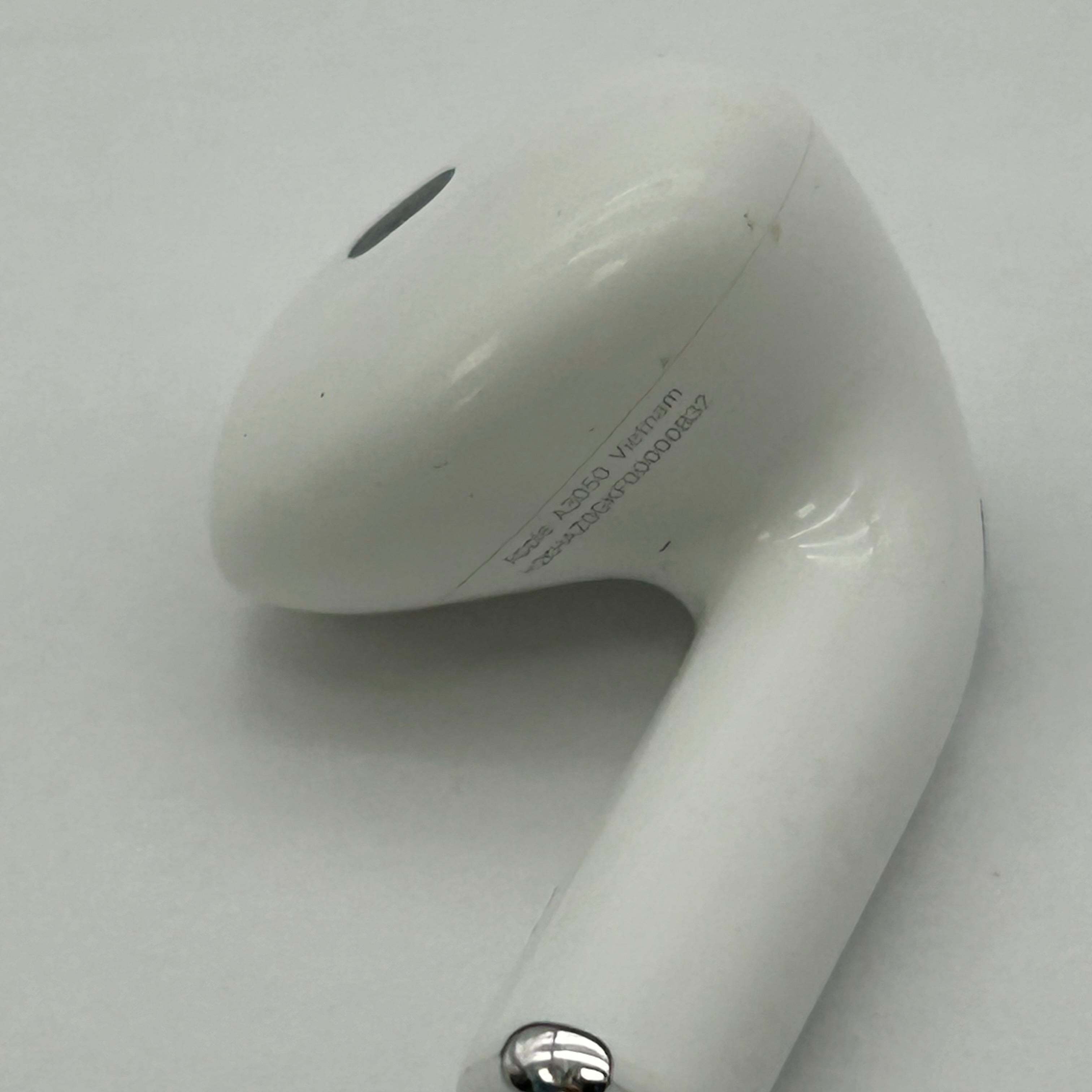 Apple AirPods (4th Gen) Complete Set A3058 A3050 A3053 - White Genuine tested Working Pair - Used