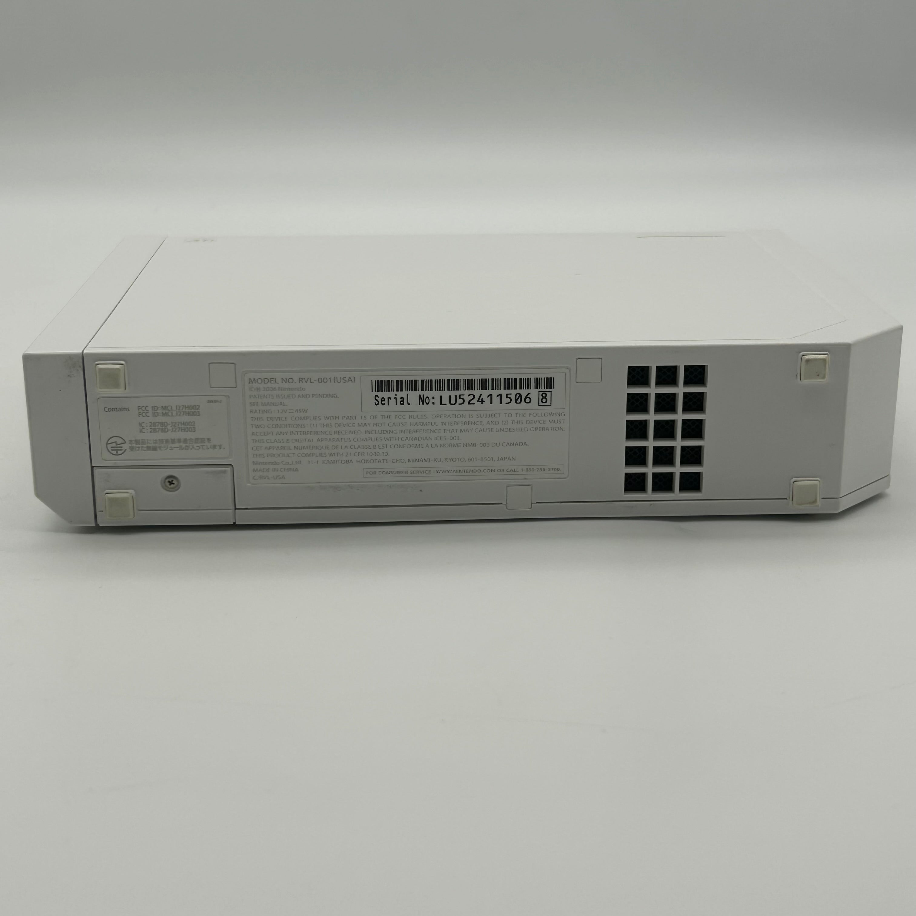 Nintendo Wii RVL-001 2006 White Console w/ 2 Controllers, 4 Games & Cables