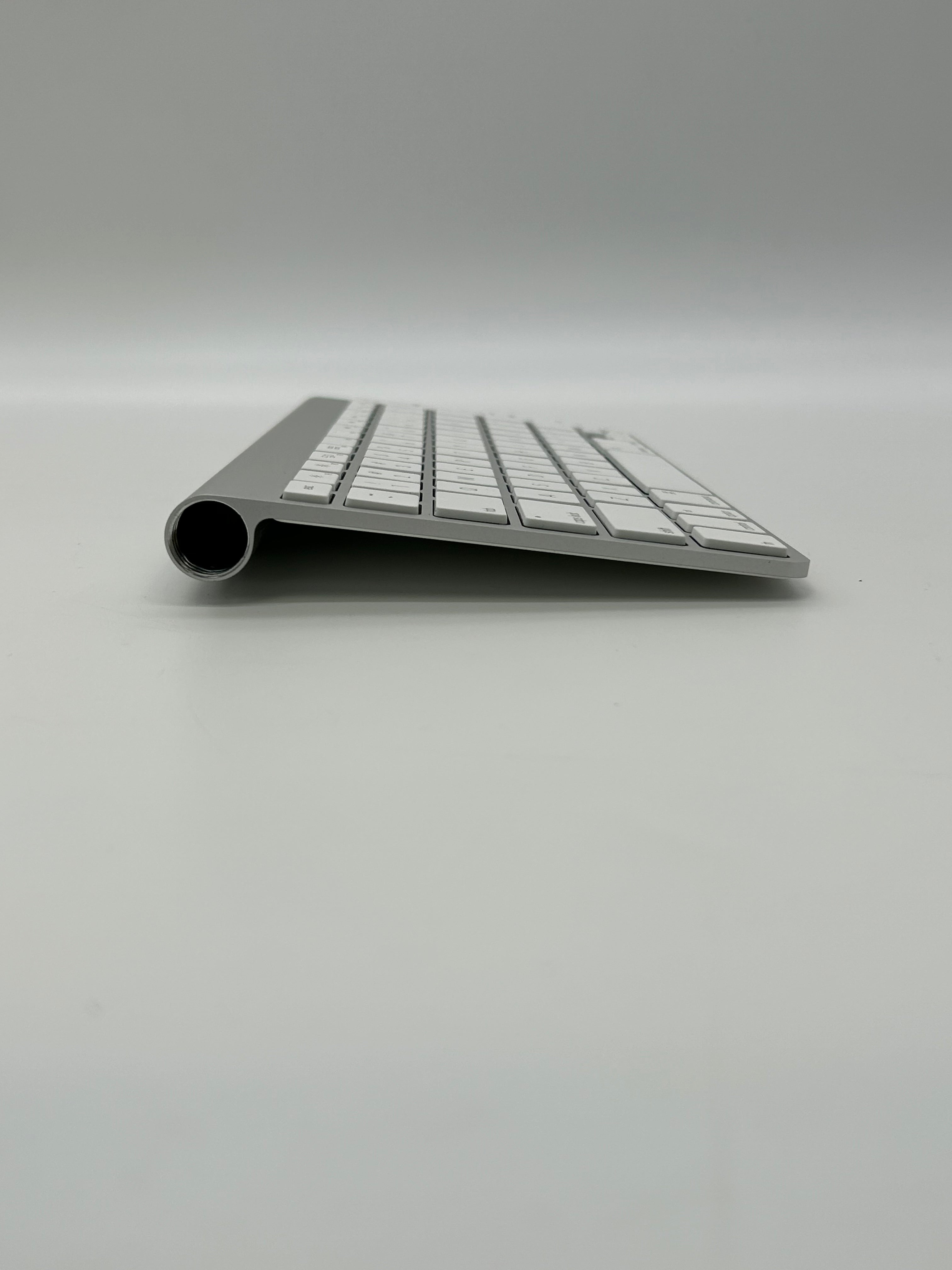 Apple A1314 White Keyboard Open Box