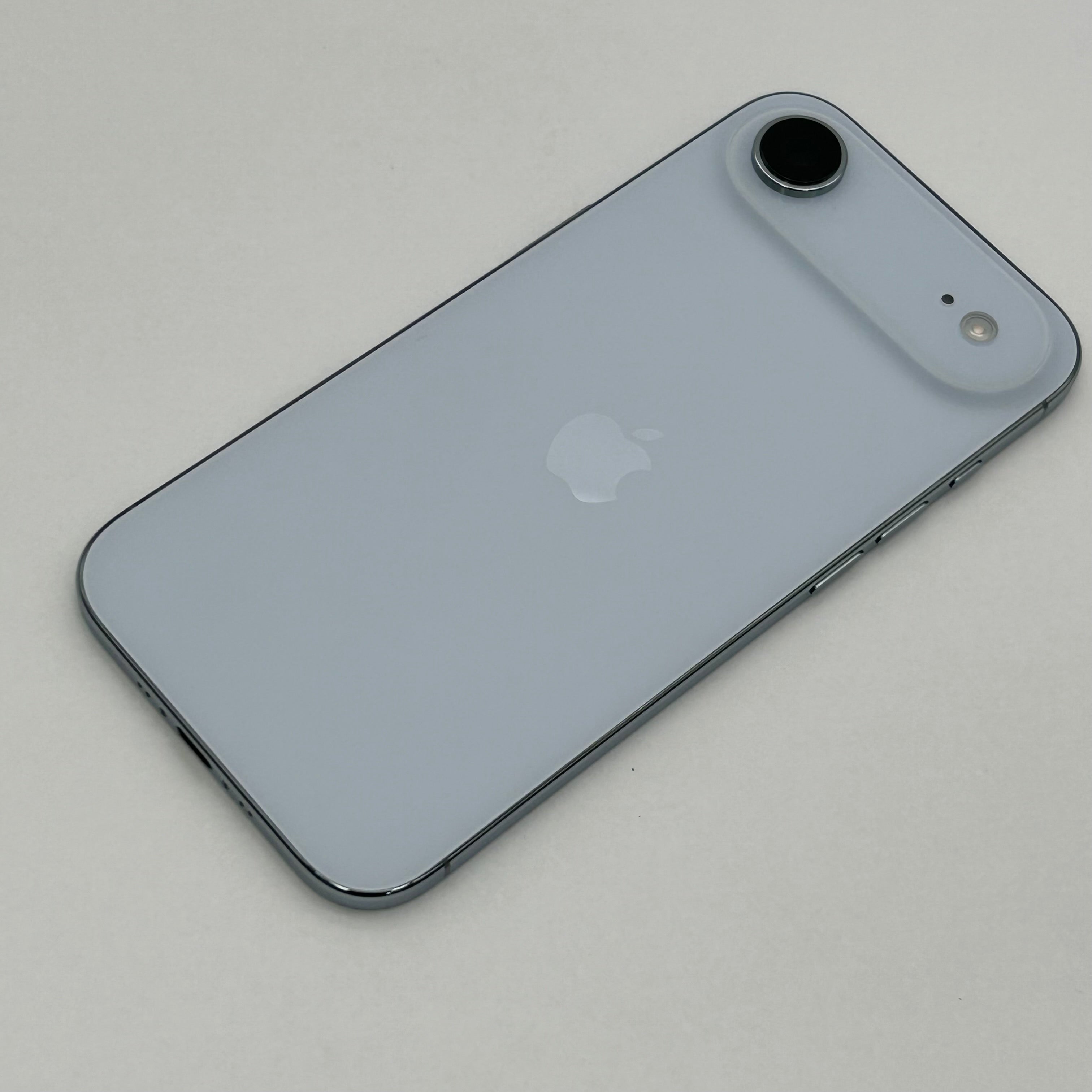 Apple iPhone 17 Air - 256GB - Sky Blue (Unlocked) A3260 Mint 100% BH 8 Cycle