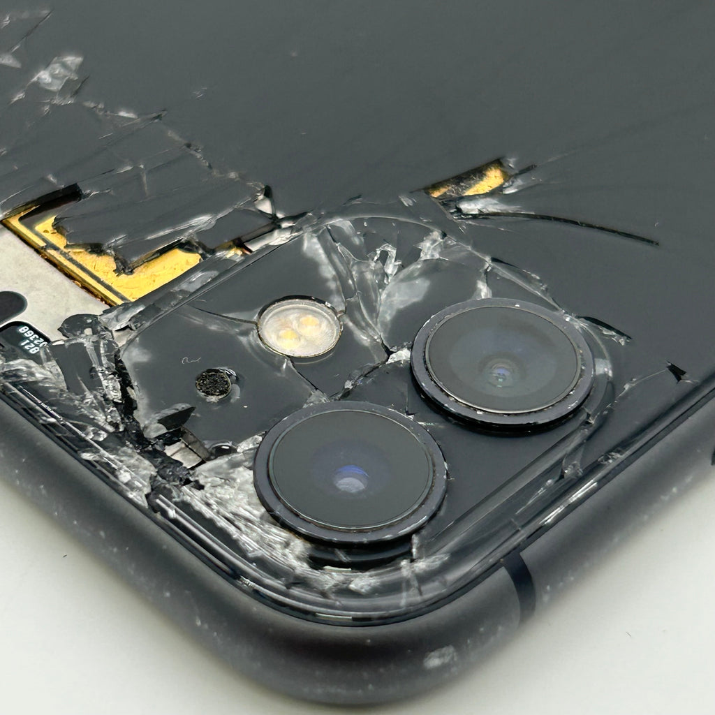 Broken Unlocked Apple iPhone 11 64GB 16.6 MWJE2LL/A Bad Battery