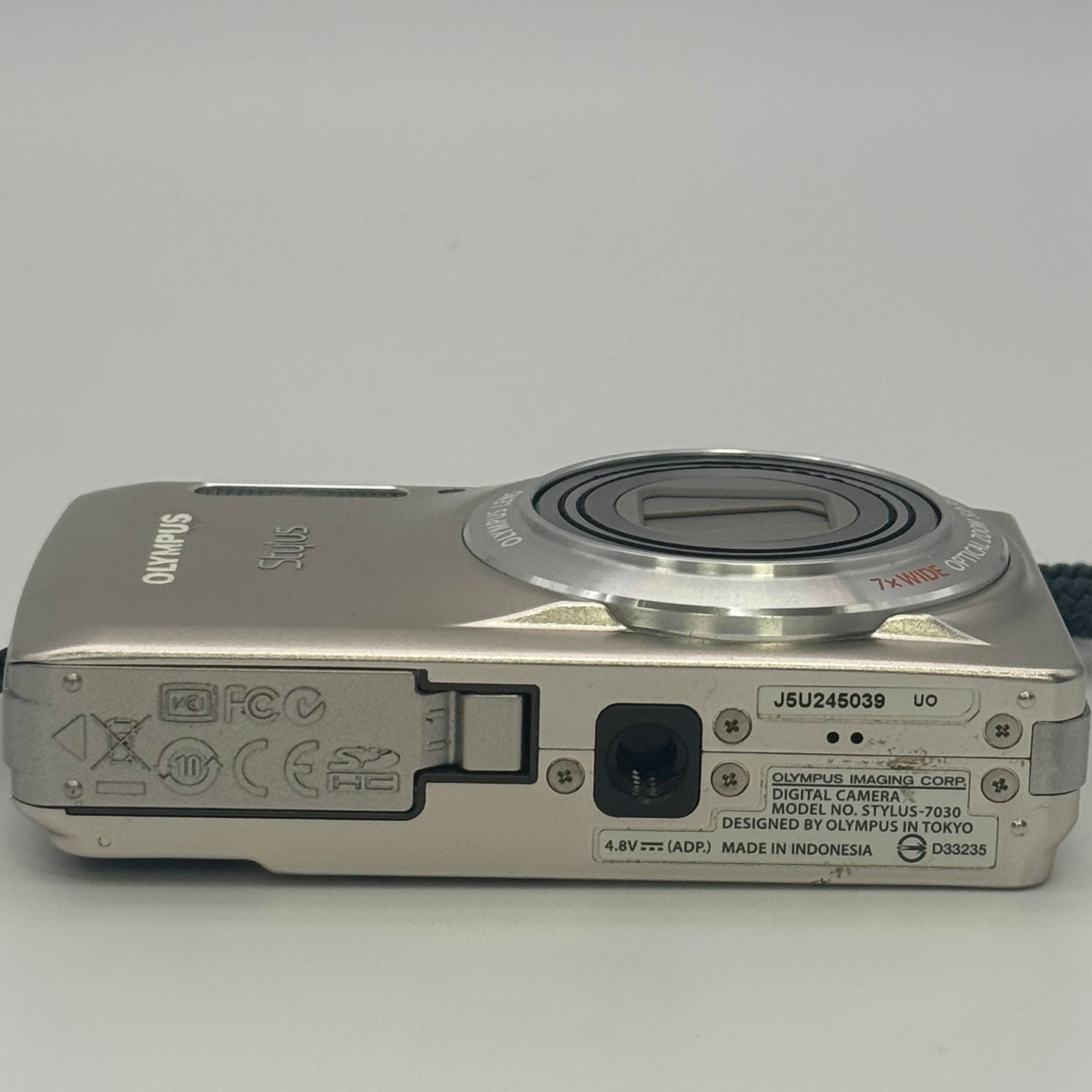 Olympus Stylus-7030 Digital Camera - Silver - Broken - For Parts/Repair Only